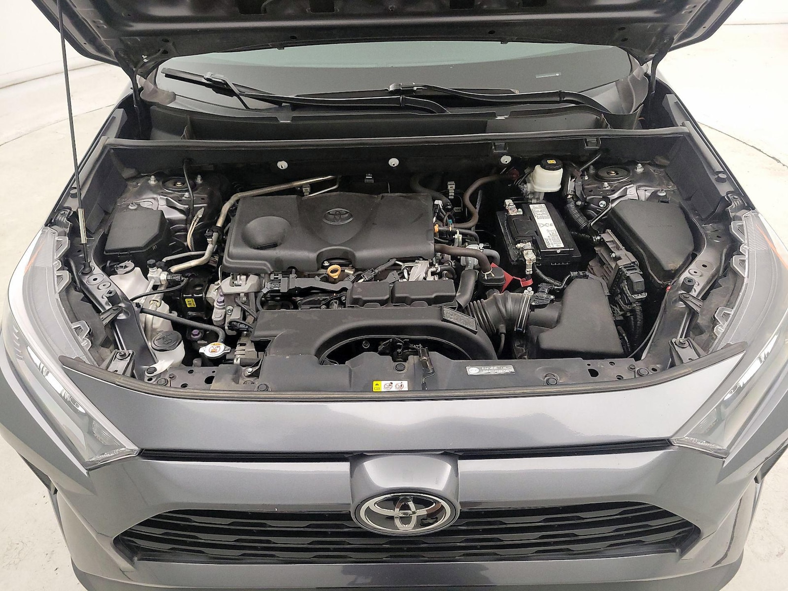 2019 Toyota RAV4 LE - Photo 22