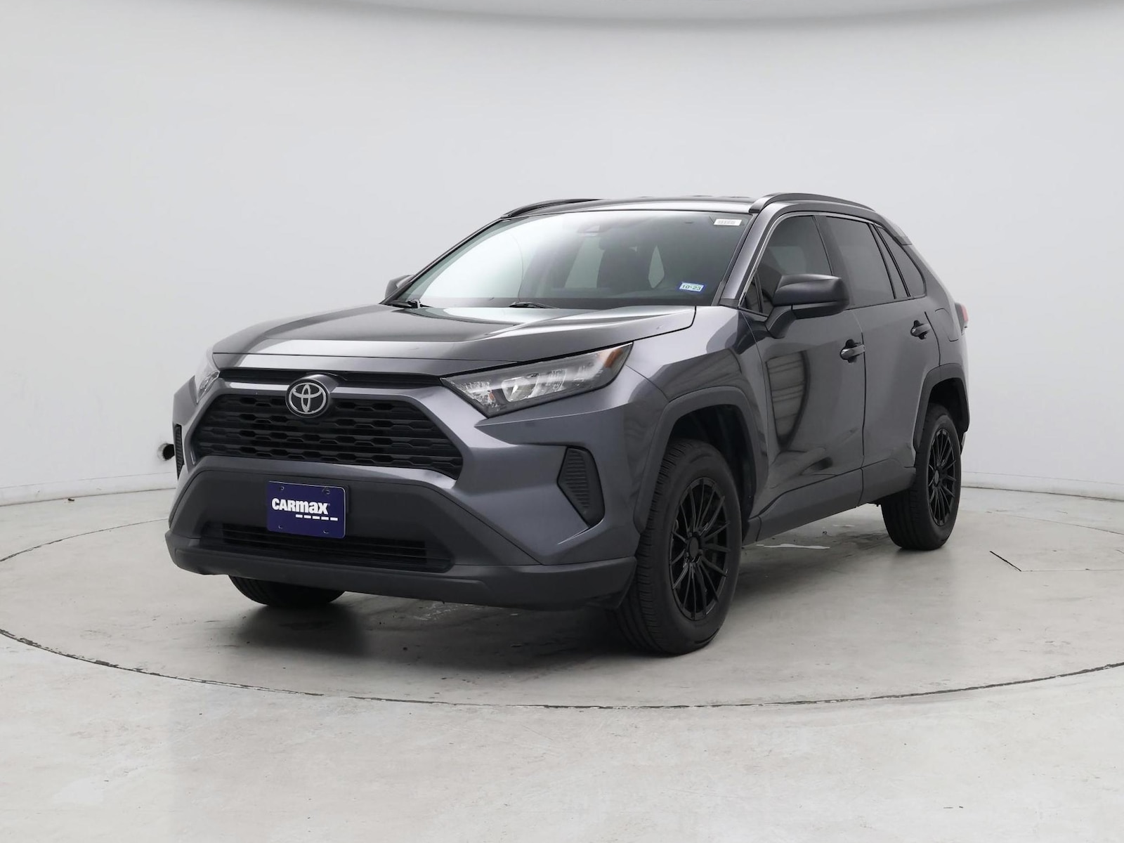 2019 Toyota RAV4 LE - Photo 5