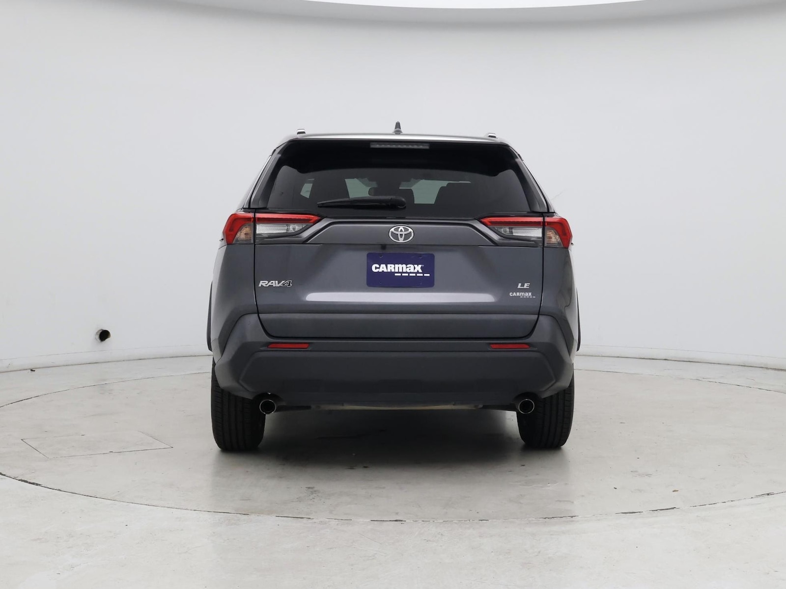 2019 Toyota RAV4 LE - Photo 7