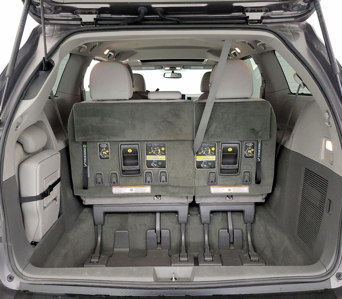Trunk/Cargo (Seats Up)