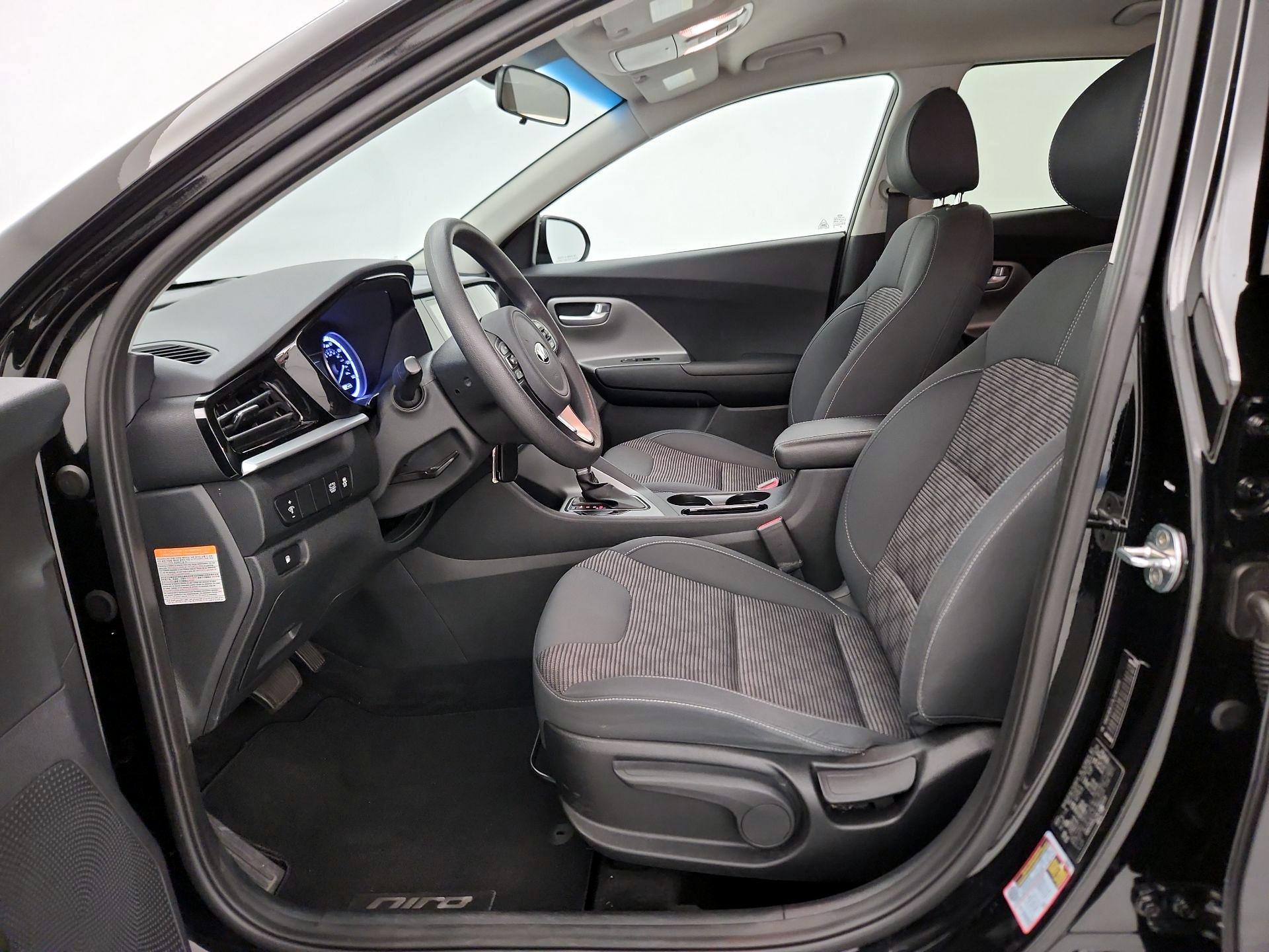 Thumbnail: 2020 Kia Niro - 11