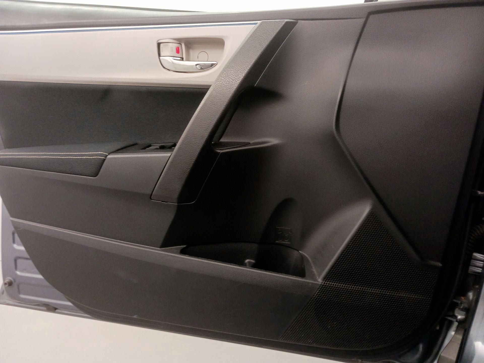 Thumbnail: 2016 Toyota Corolla - 10