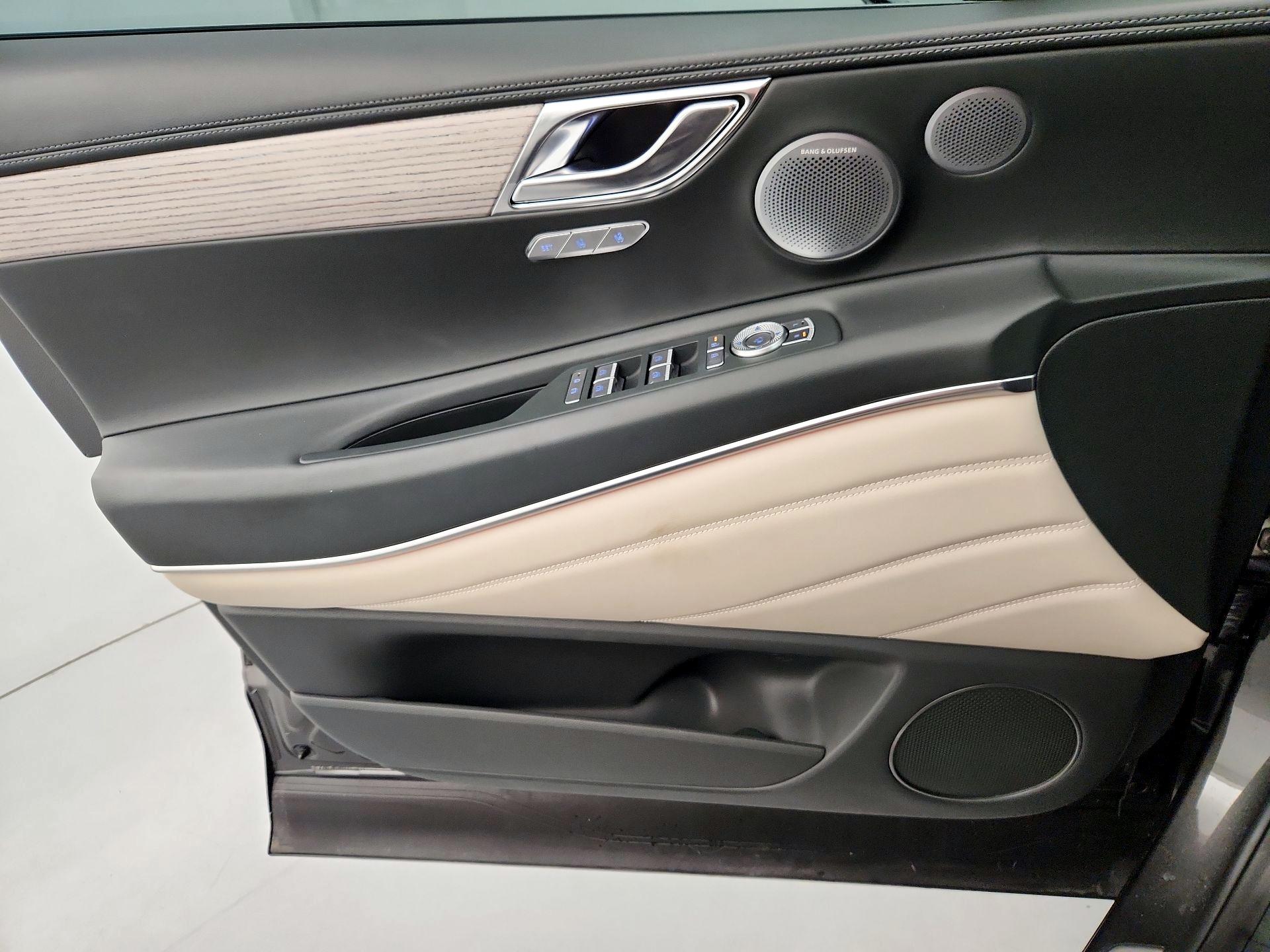 Thumbnail: 2025 Genesis GV80 - 12