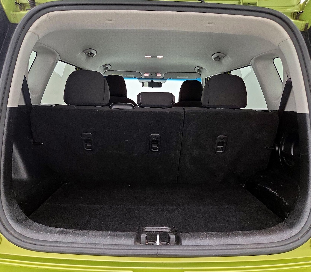 Trunk/Cargo (Seats Up)