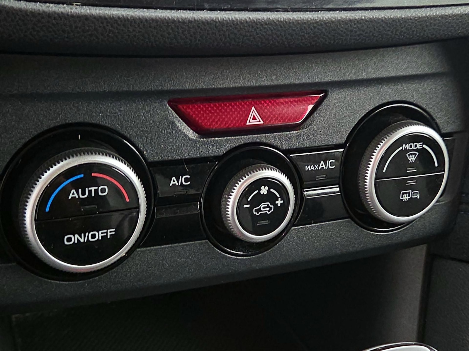 2019 Subaru Crosstrek Hybrid - Photo 18