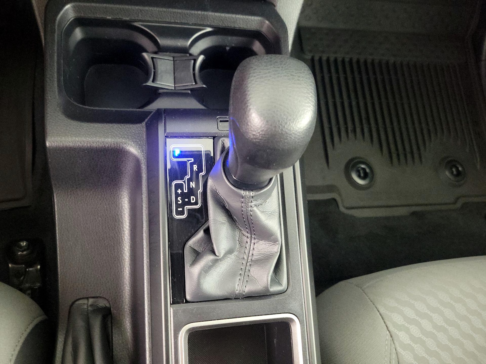 2023 Toyota Tacoma SR - Photo 18