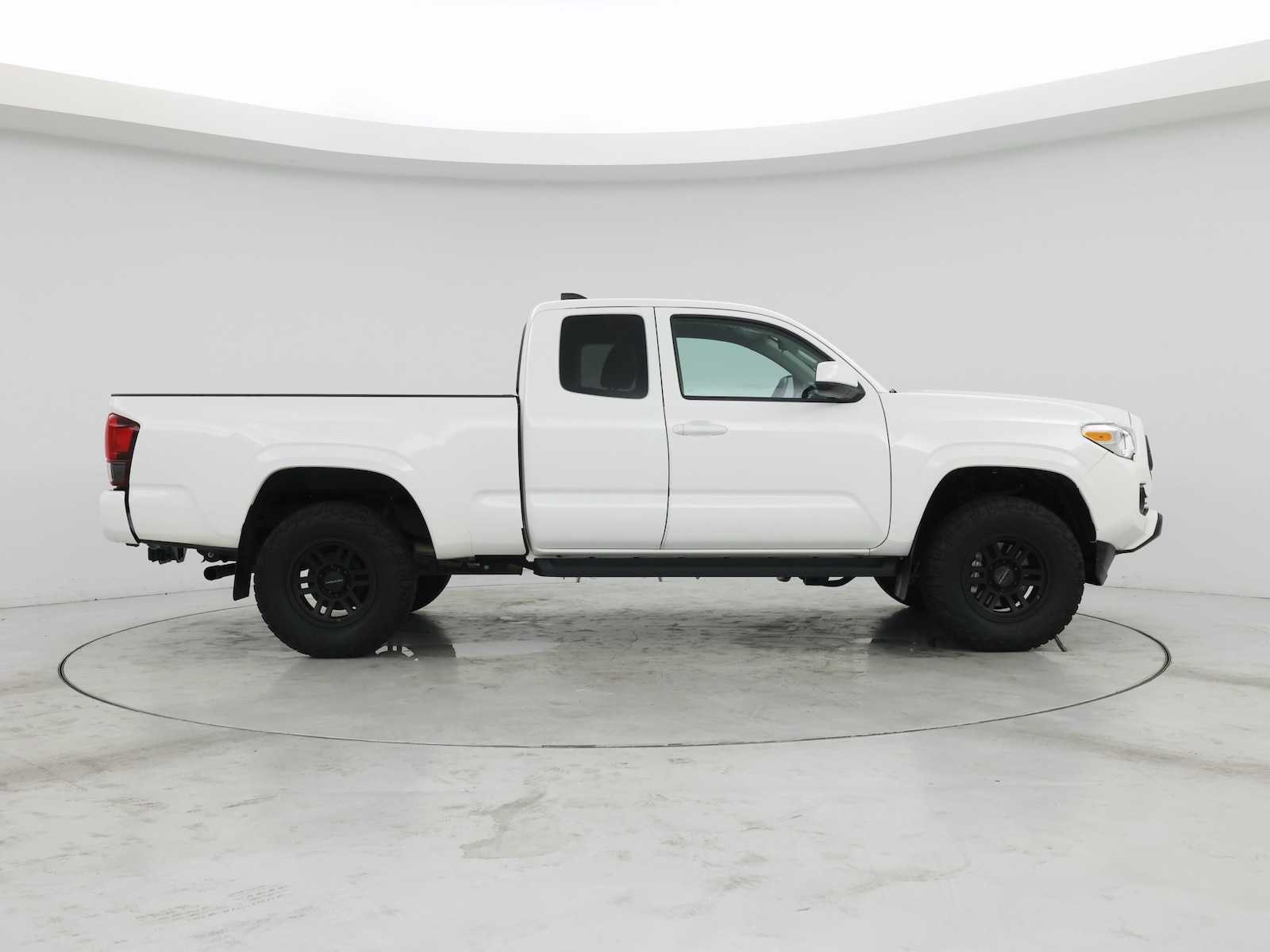 2023 Toyota Tacoma SR - Photo 8