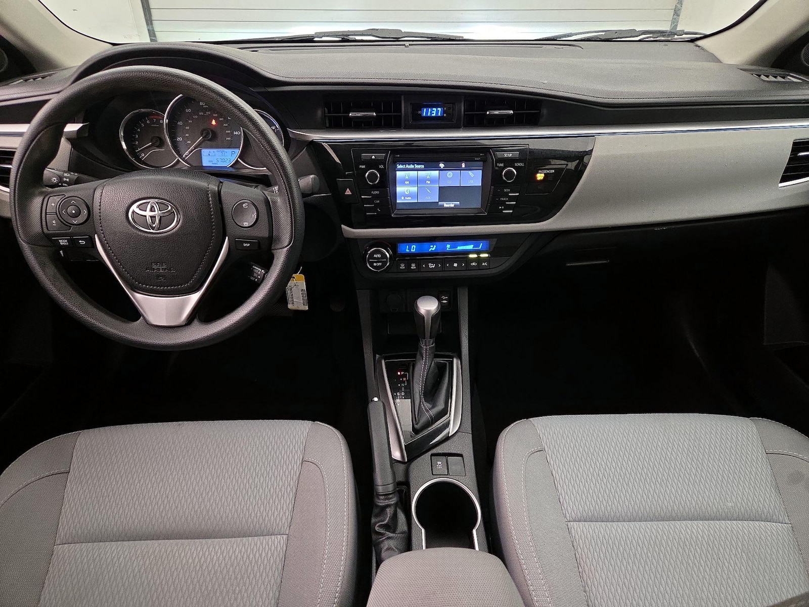 2016 Toyota Corolla LE - Photo 10