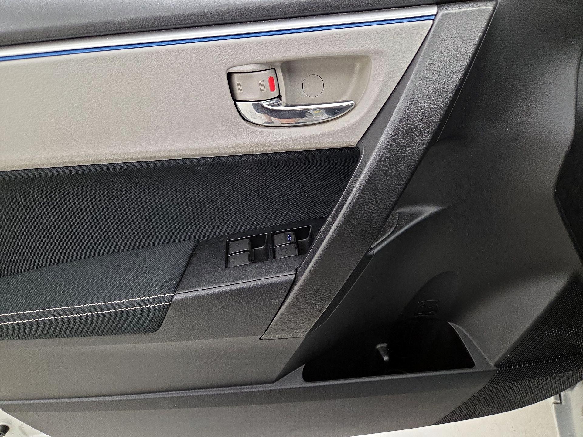 Thumbnail: 2016 Toyota Corolla - 12