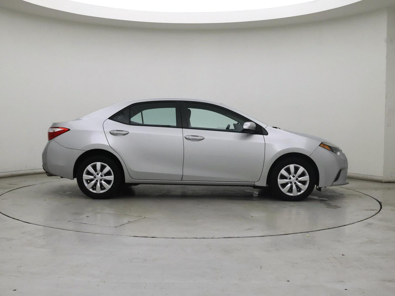 2016 Toyota Corolla LE - Photo 8