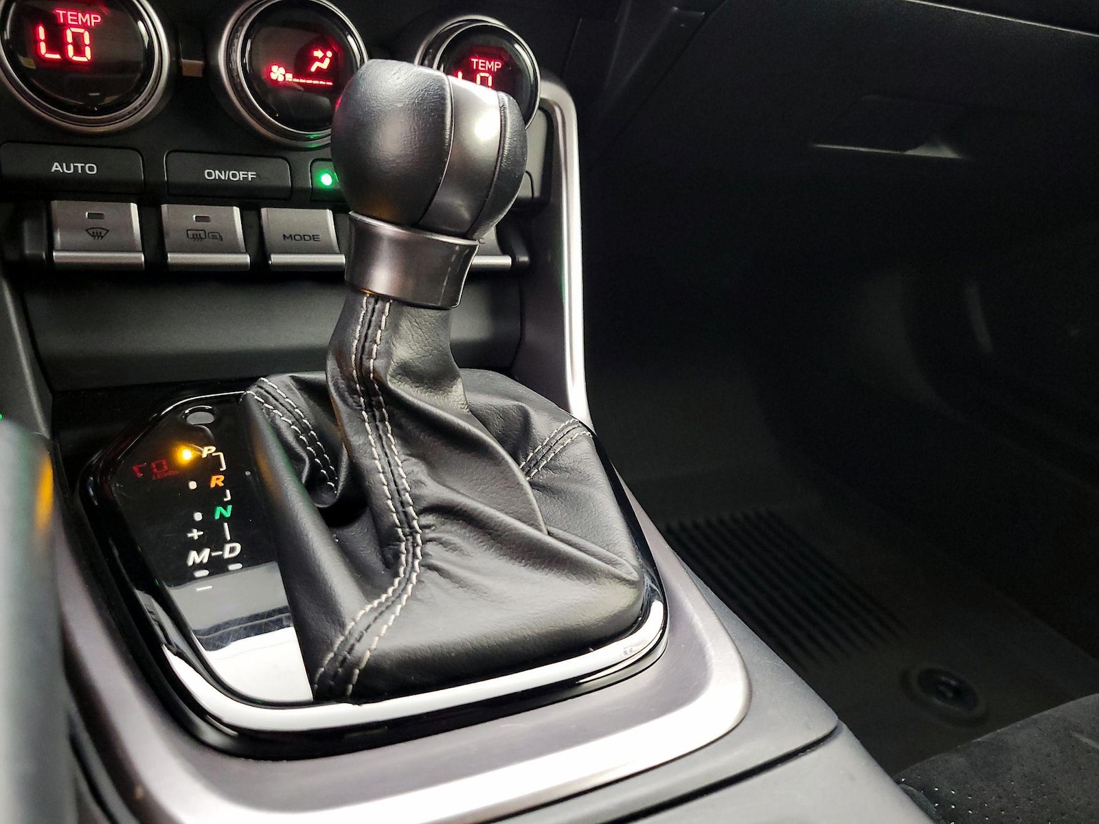 2025 Toyota GR86 Premium - Photo 18