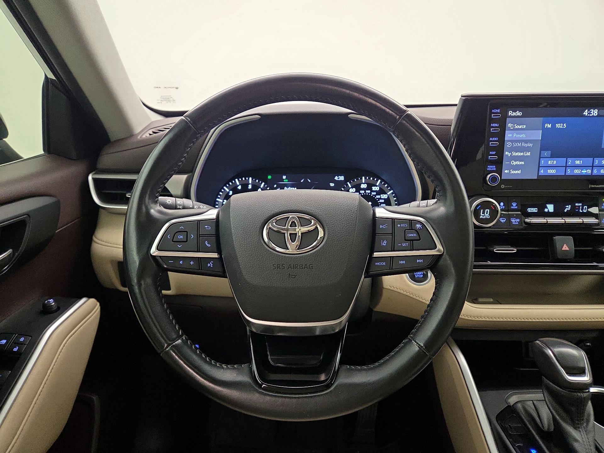 Thumbnail: 2021 Toyota Highlander - 10