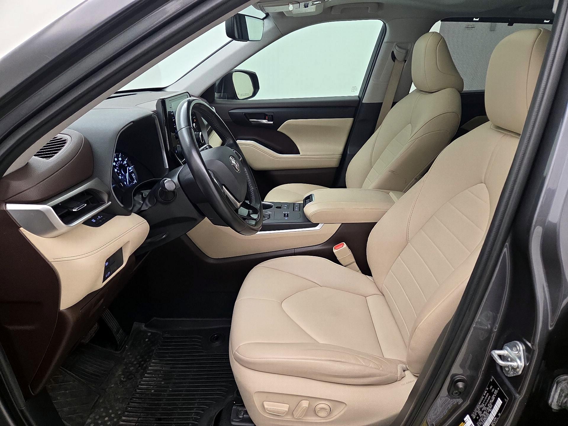 Thumbnail: 2021 Toyota Highlander - 11