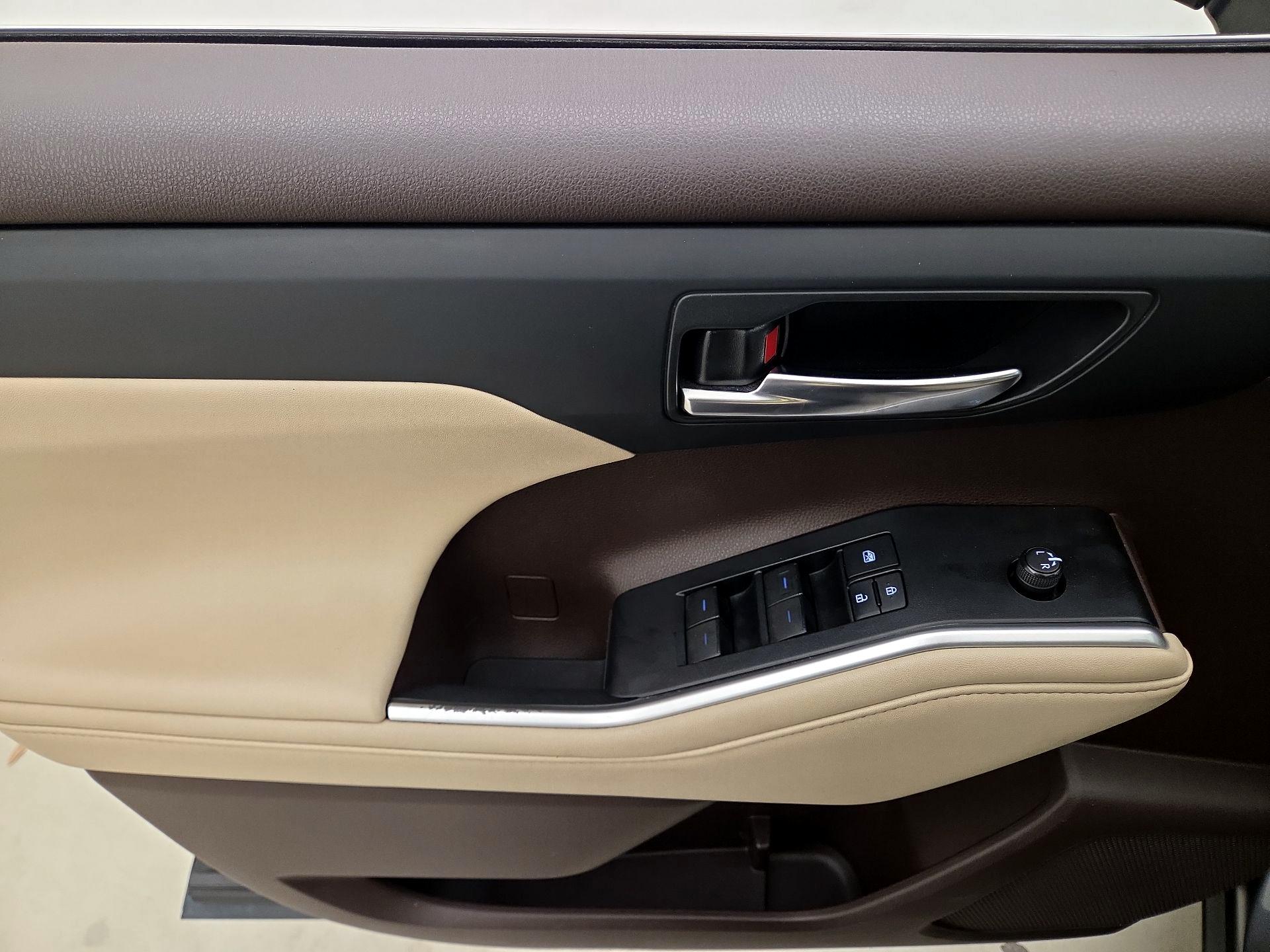Thumbnail: 2021 Toyota Highlander - 12