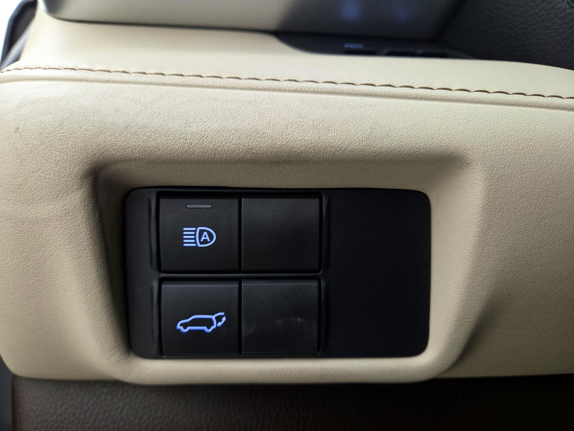 Thumbnail: 2021 Toyota Highlander - 13