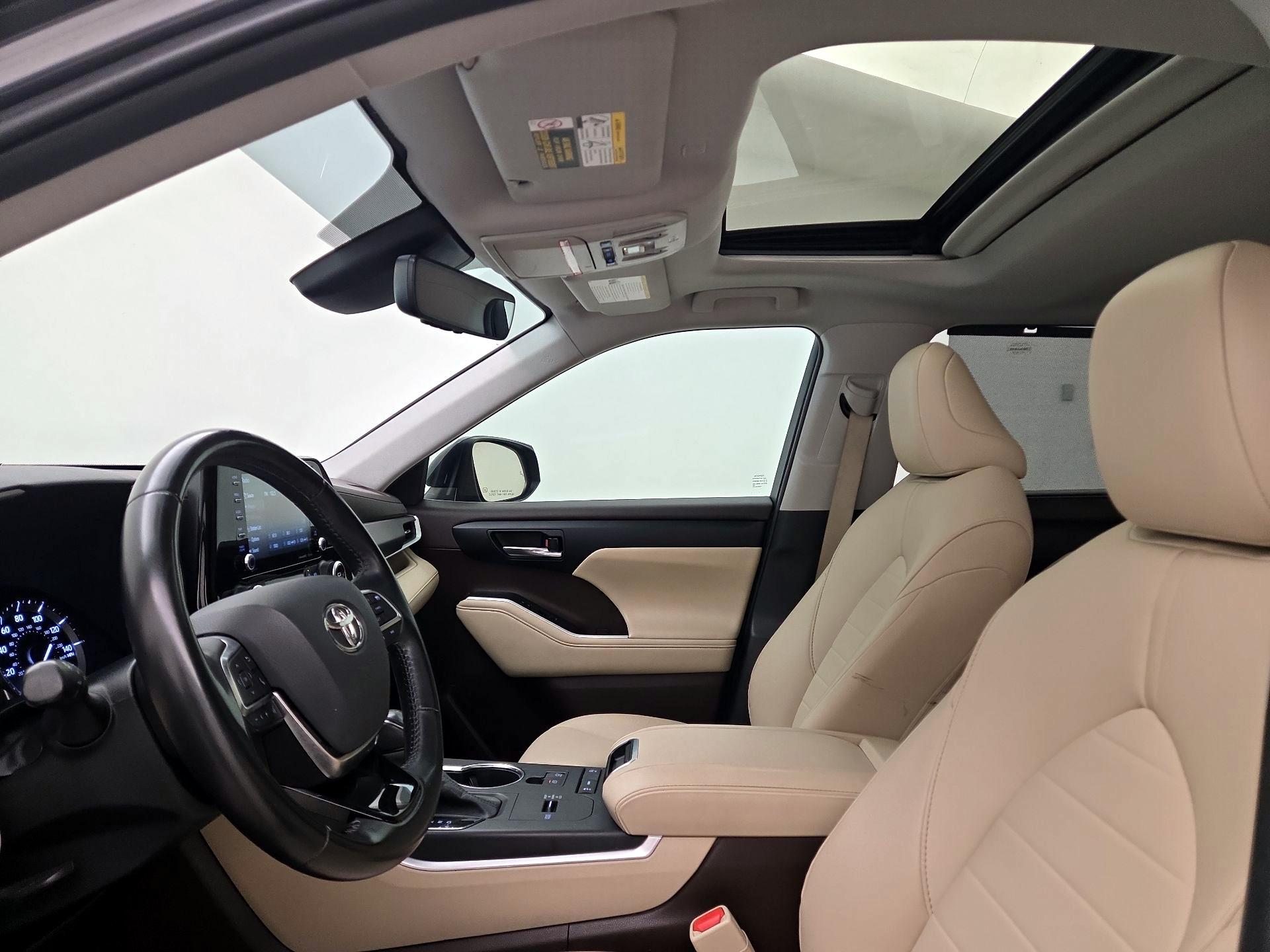 Thumbnail: 2021 Toyota Highlander - 19
