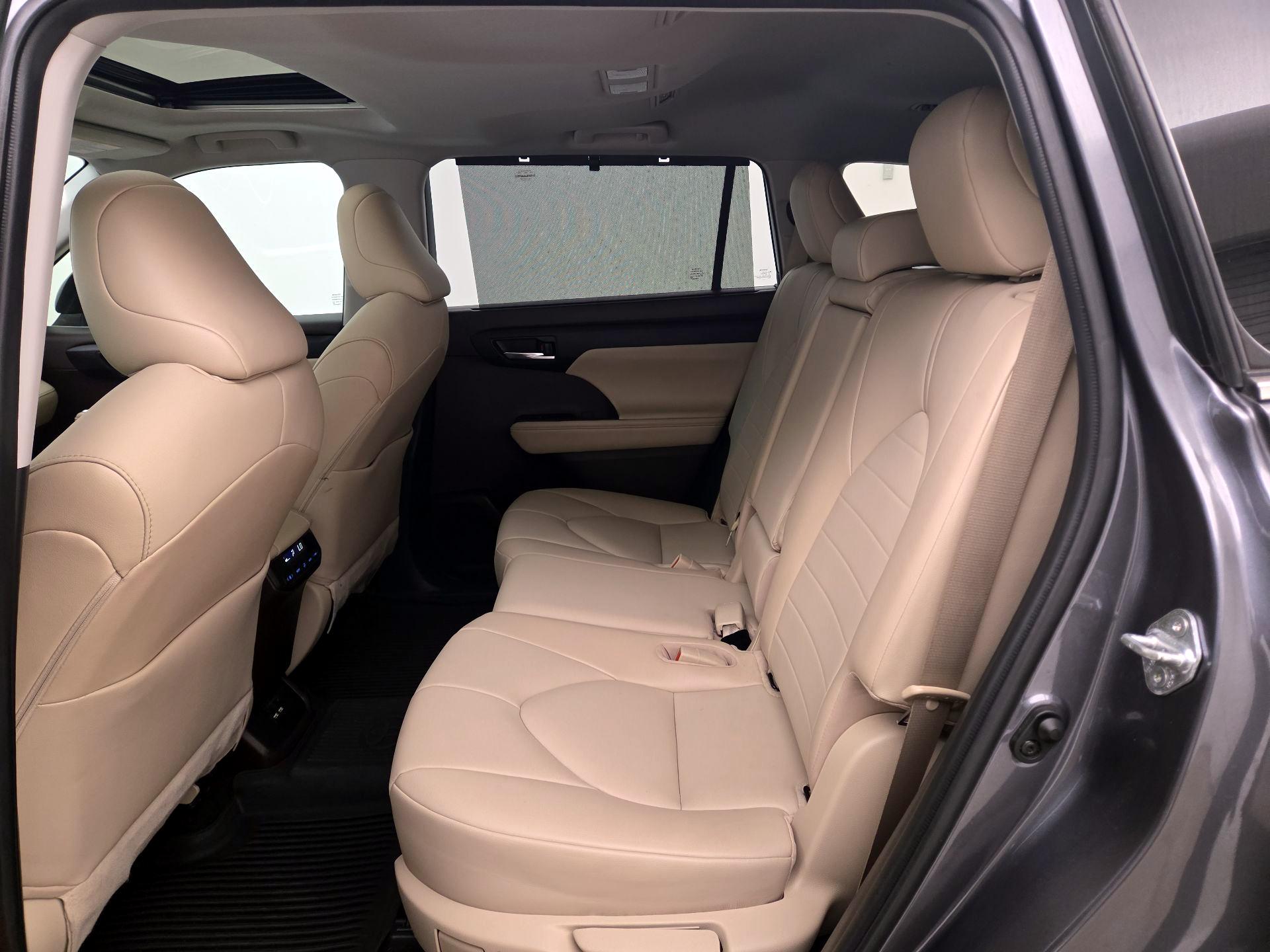 Thumbnail: 2021 Toyota Highlander - 20