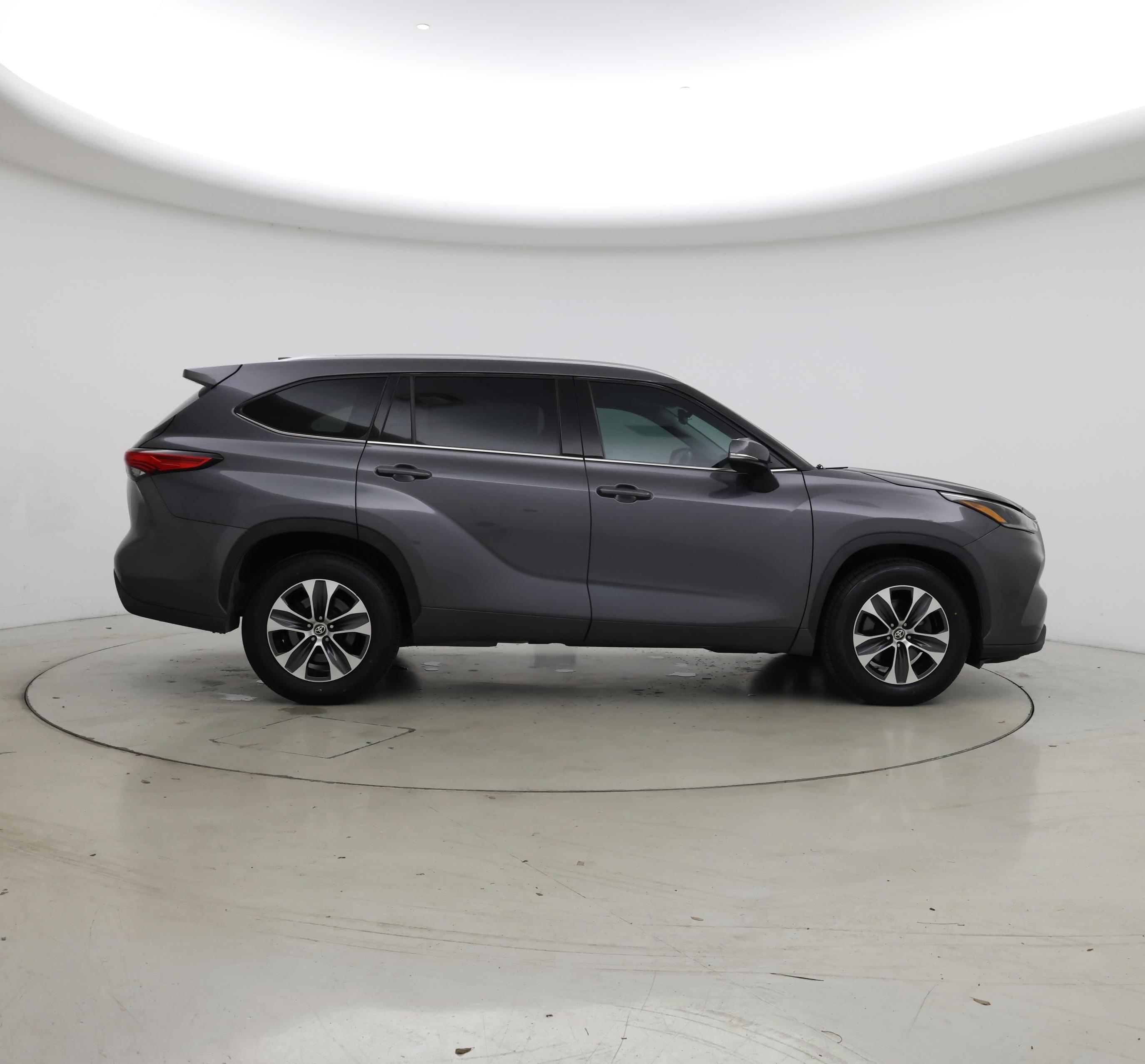 Thumbnail: 2021 Toyota Highlander - 7