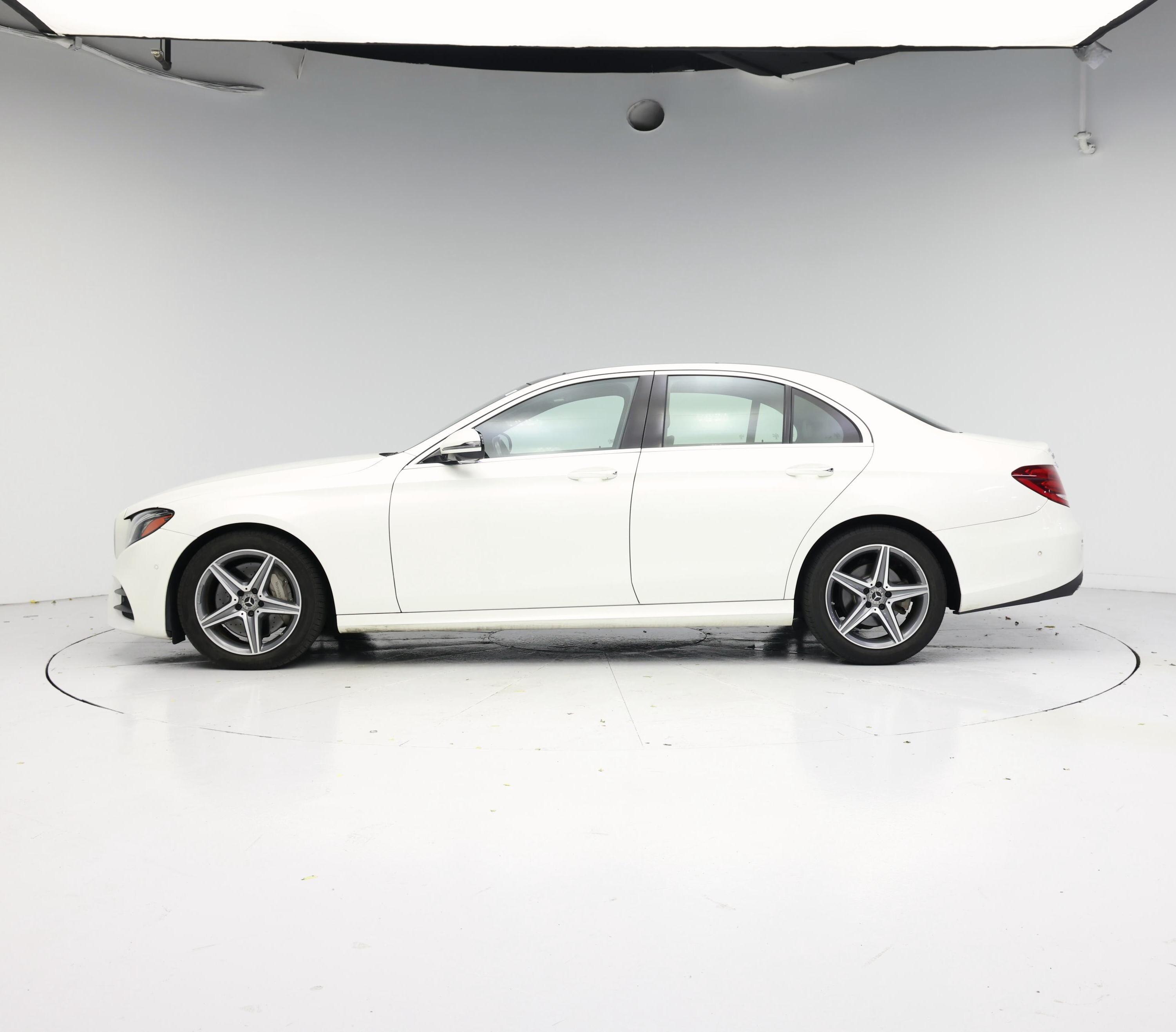 Thumbnail: 2019 Mercedes-Benz E-Class - 3