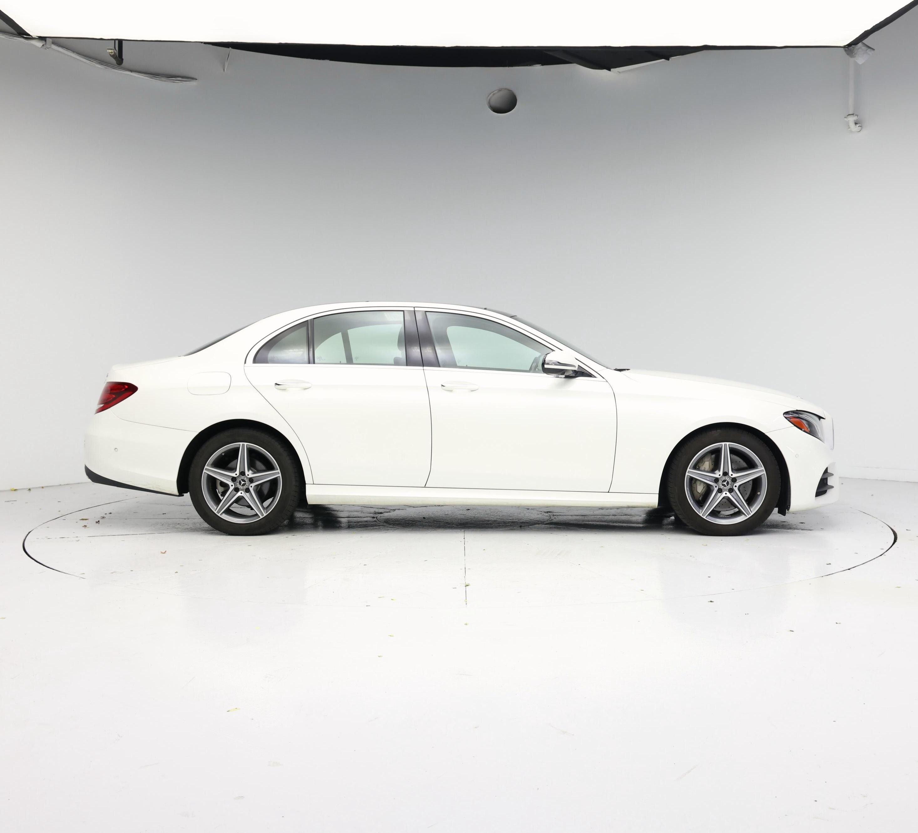 Thumbnail: 2019 Mercedes-Benz E-Class - 7