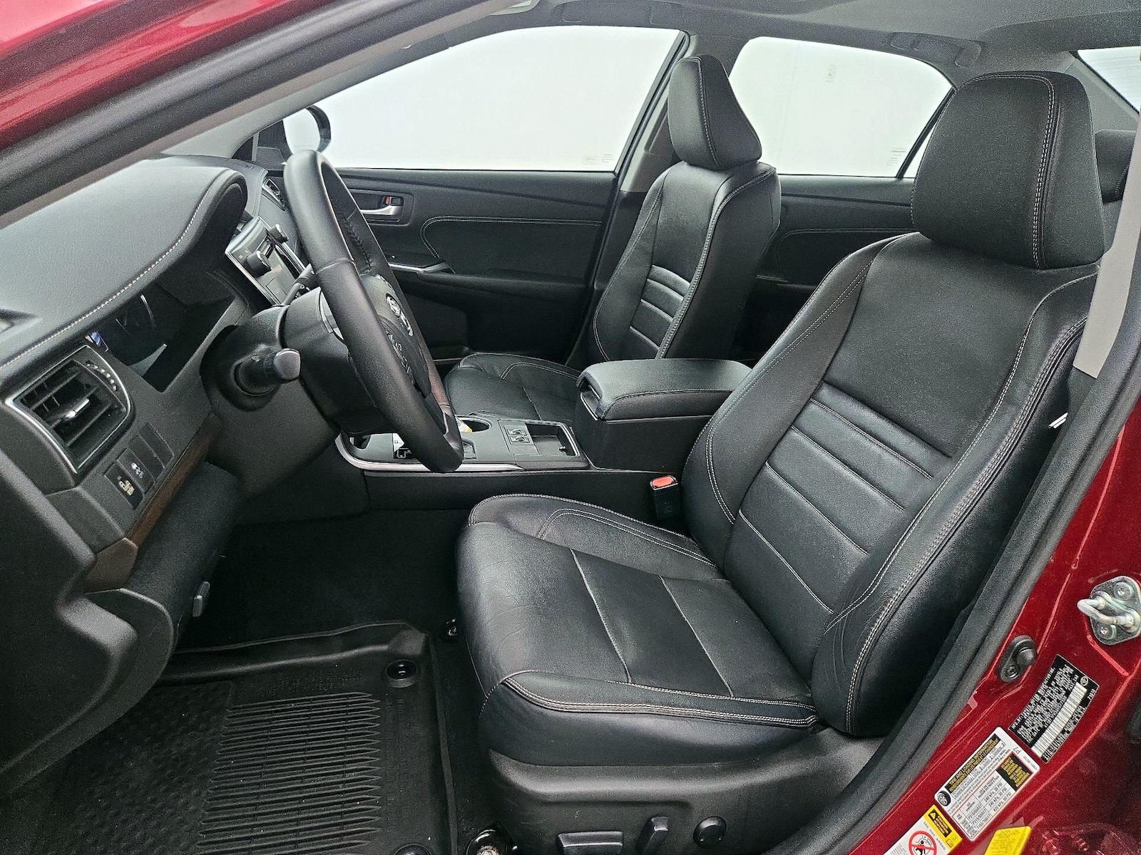 2016 Toyota Camry XLE - Photo 12