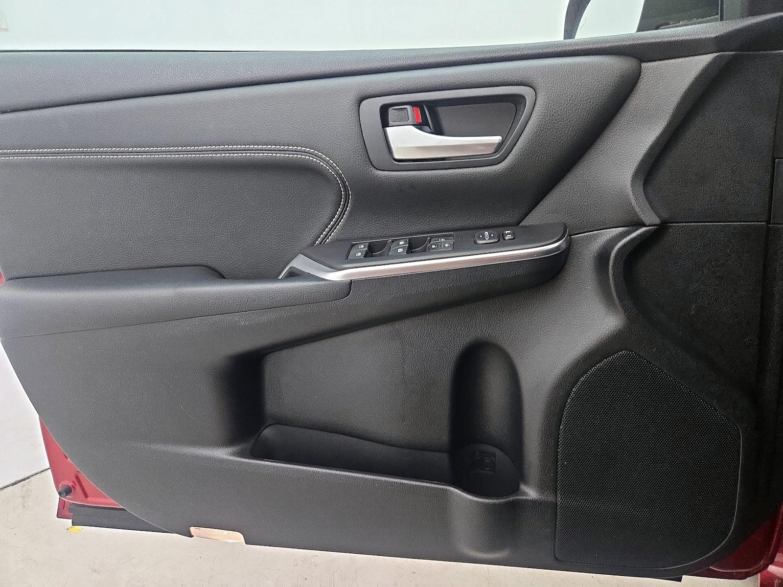 2016 Toyota Camry XLE - Photo 13