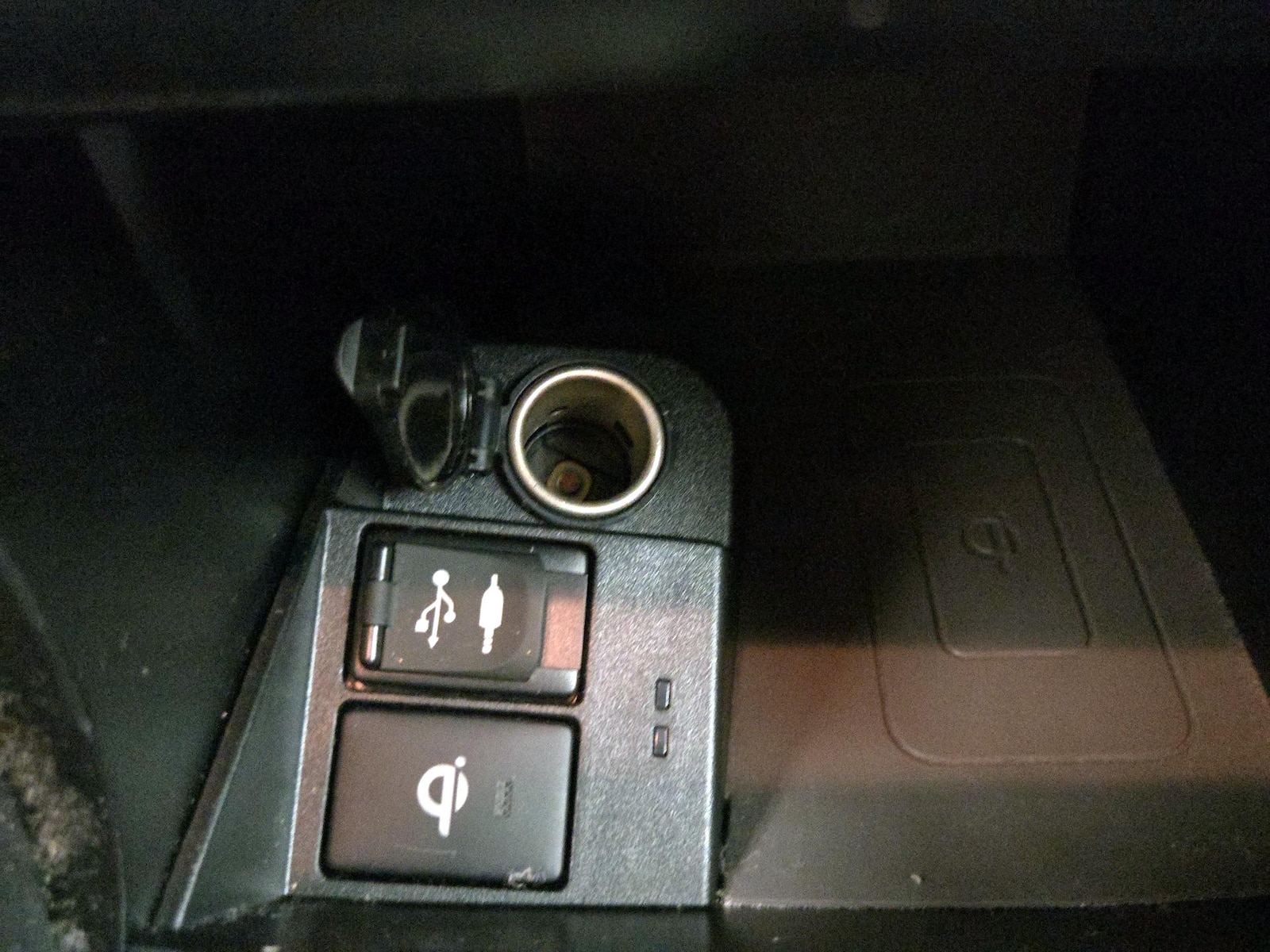2016 Toyota Camry XLE - Photo 19