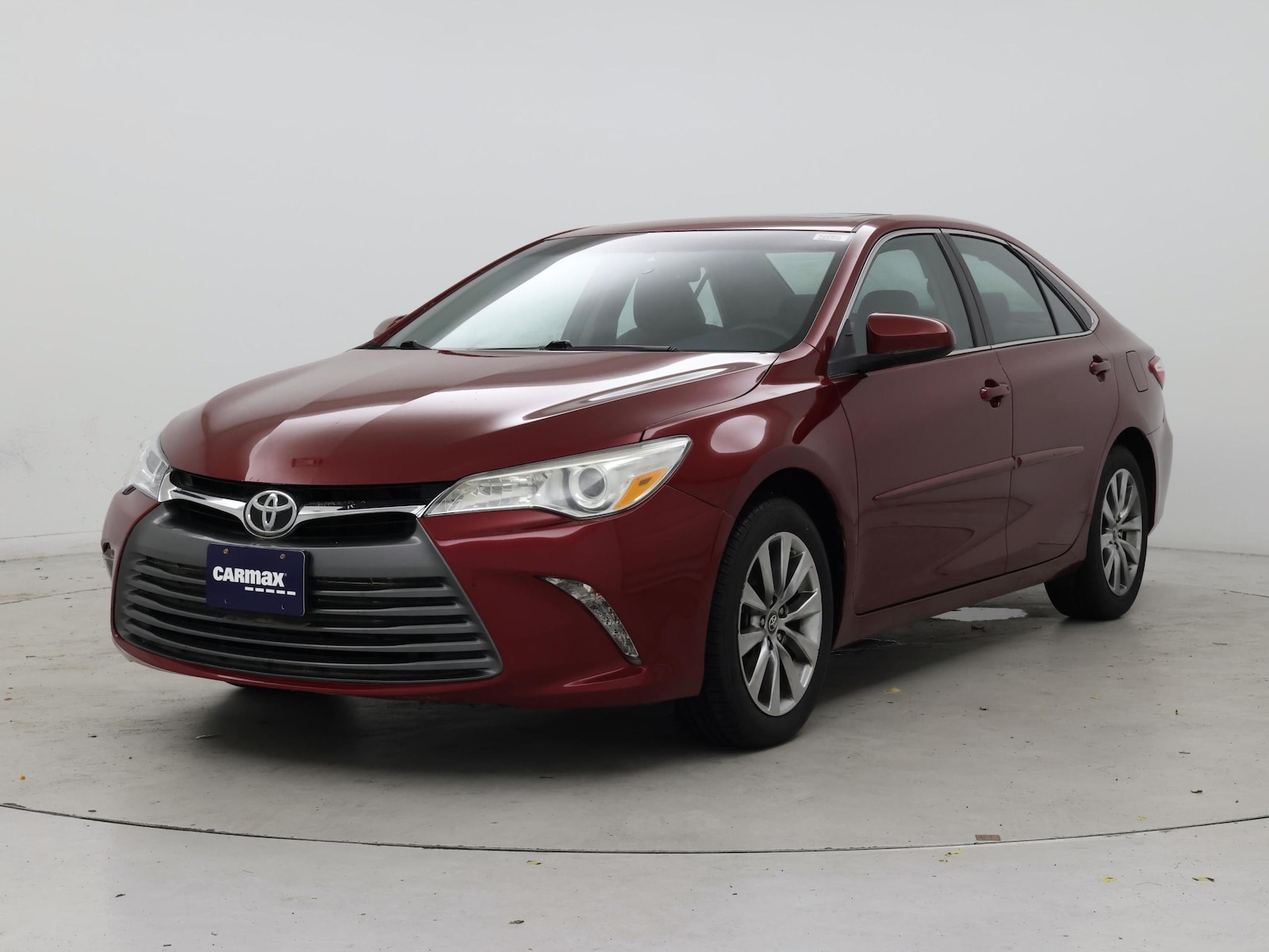 2016 Toyota Camry XLE - Photo 5