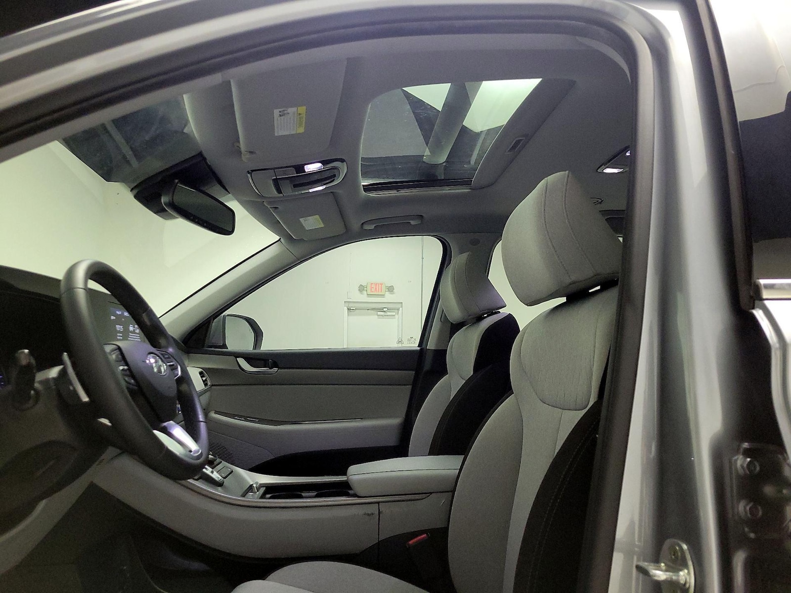 Sunroof(s) & Overhead Airbags