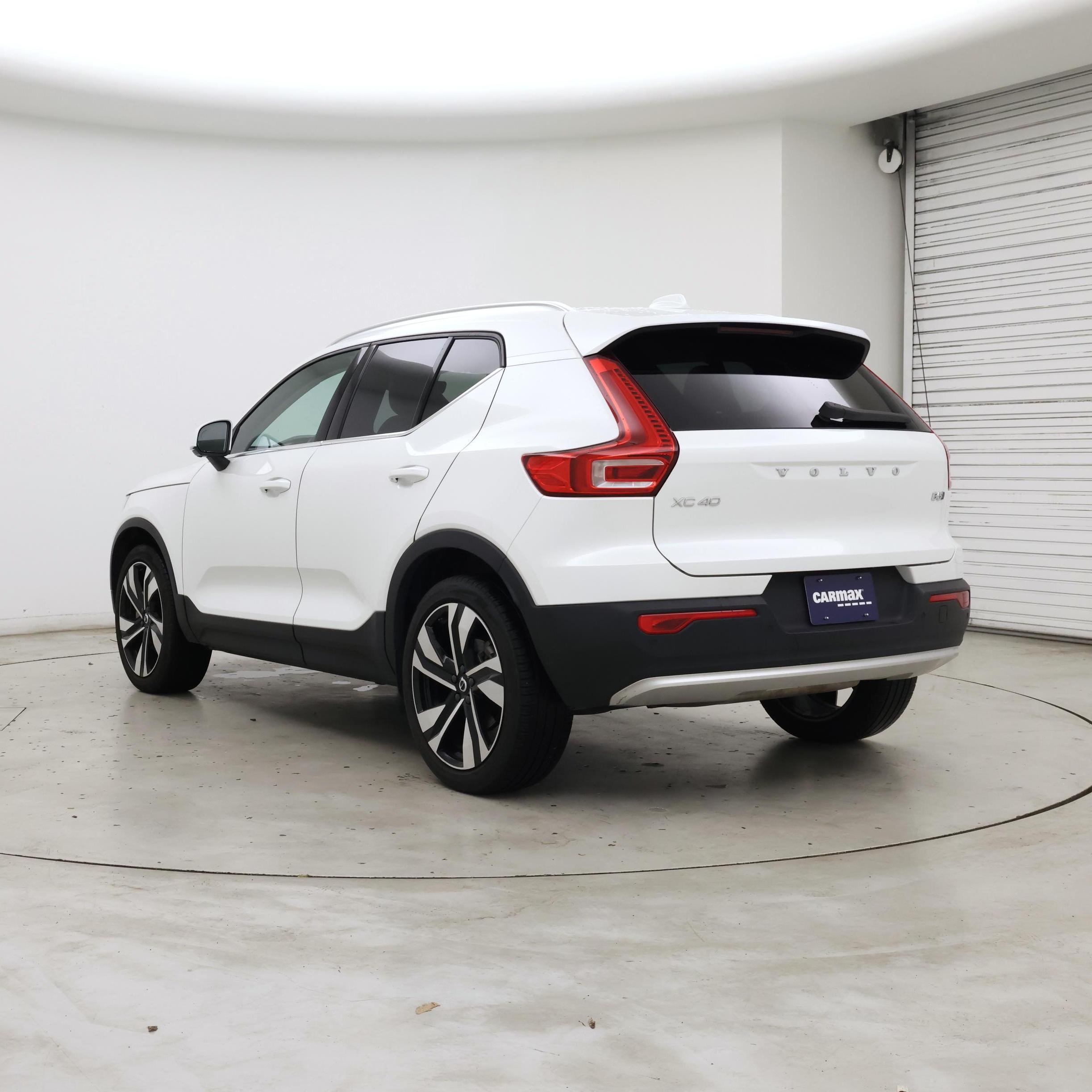 Thumbnail: 2025 Volvo XC40 - 2