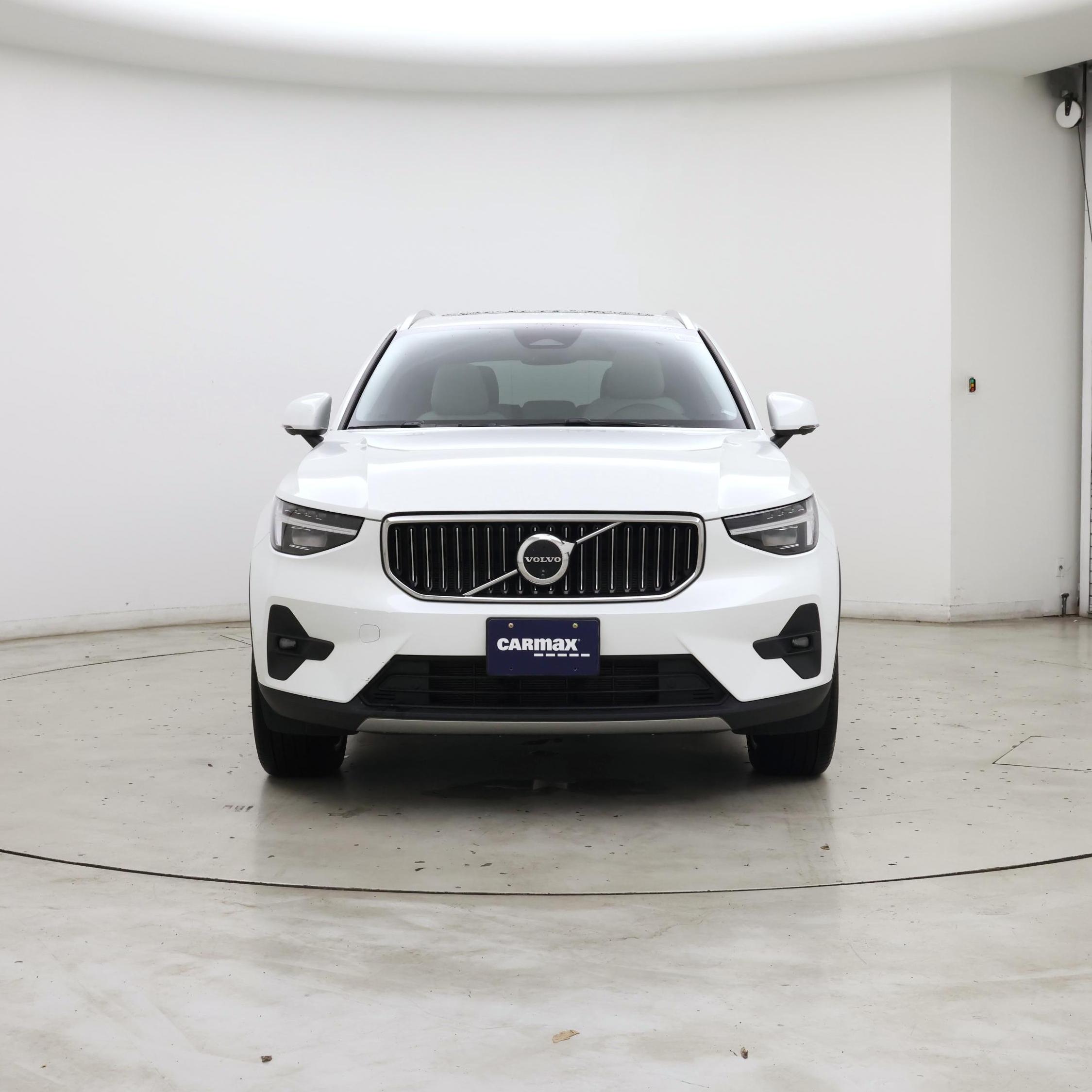 Thumbnail: 2025 Volvo XC40 - 5