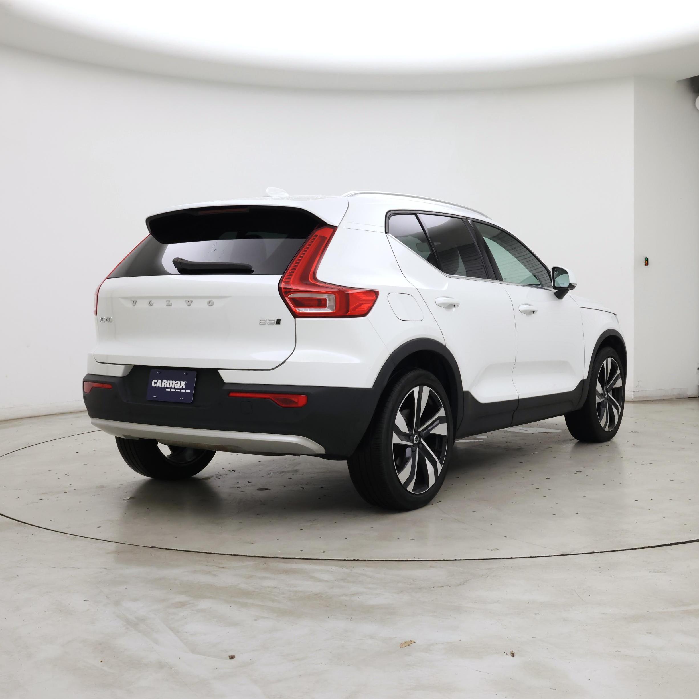 Thumbnail: 2025 Volvo XC40 - 8