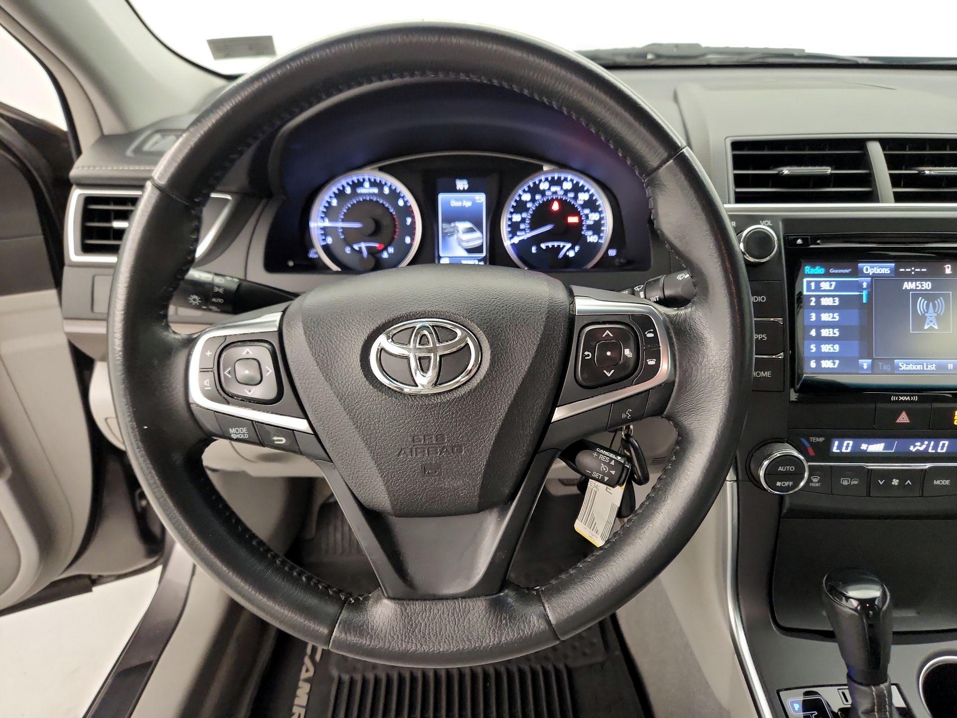 Thumbnail: 2016 Toyota Camry - 10