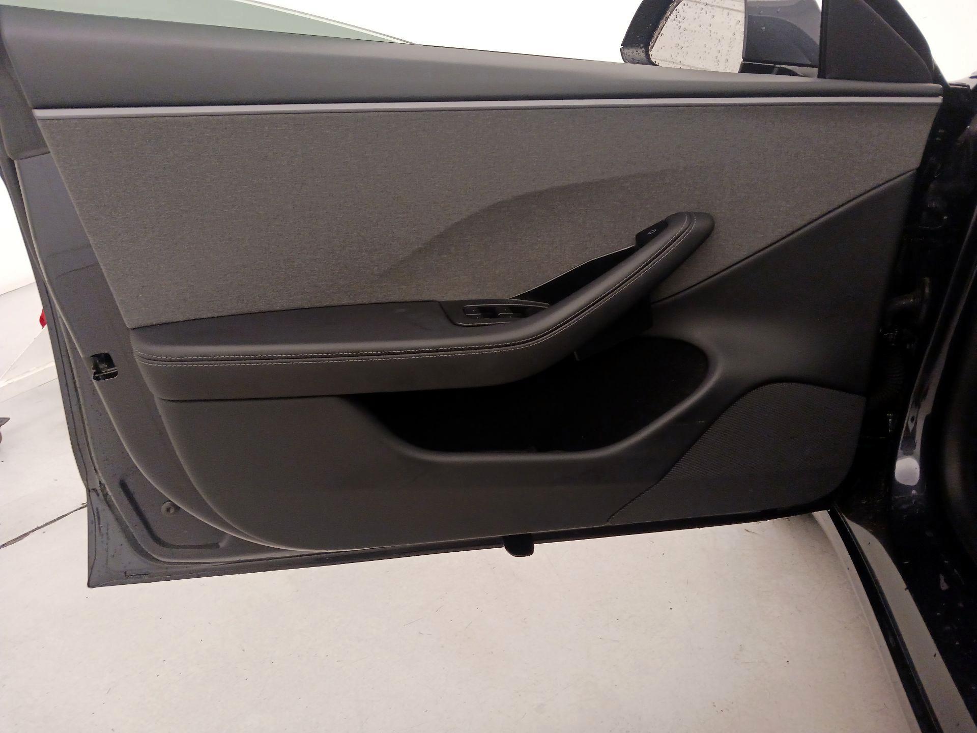 Thumbnail: 2025 Tesla Model 3 - 12