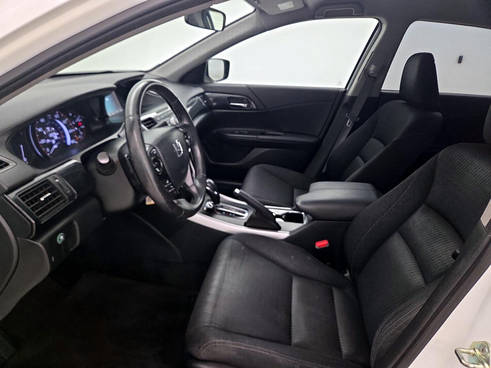 Power Seat(s) & Side Airbags