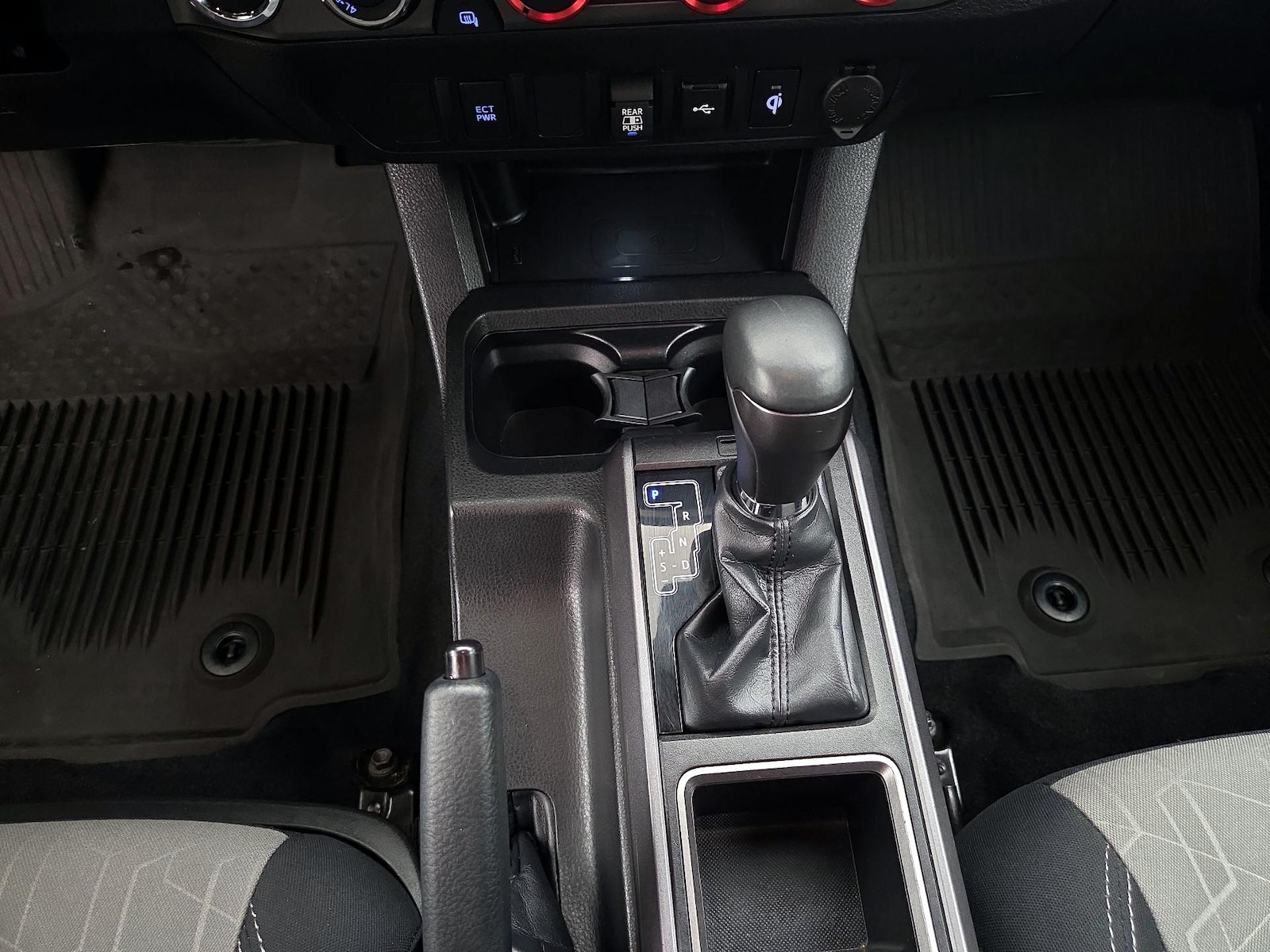 2022 Toyota Tacoma TRD Sport - Photo 18