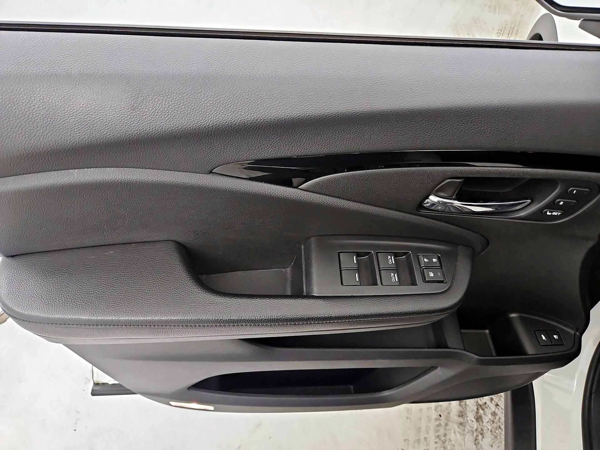 Thumbnail: 2019 Honda Passport - 12
