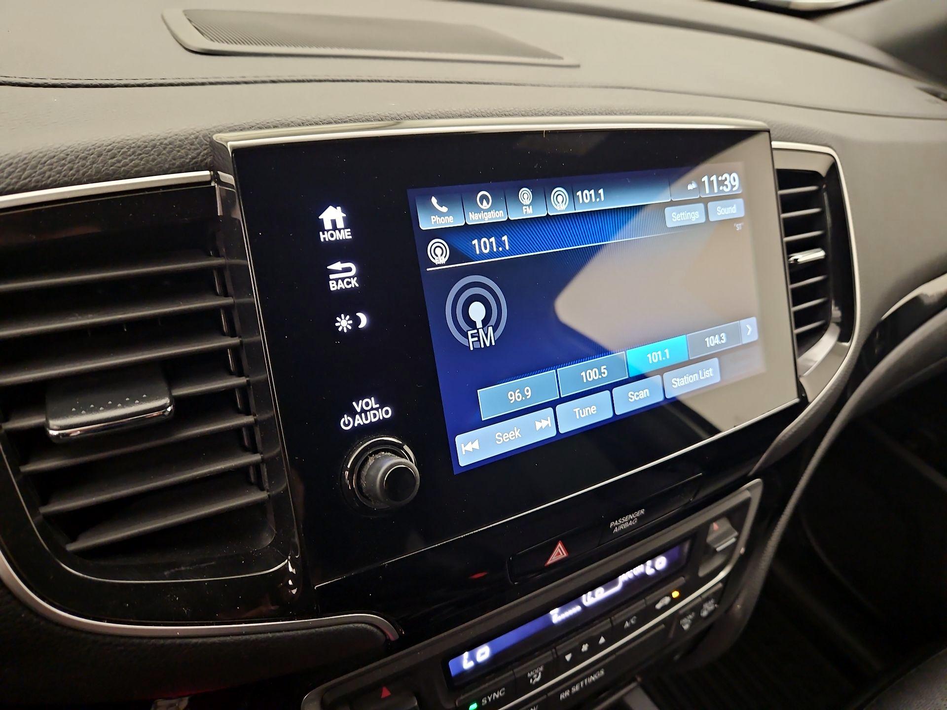 Thumbnail: 2019 Honda Passport - 16