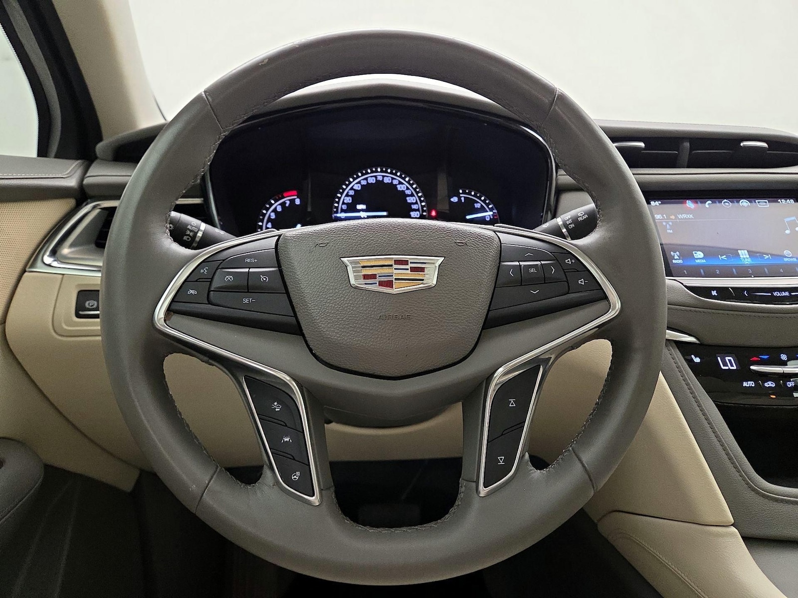 2017 Cadillac XT5 Luxury - Photo 11