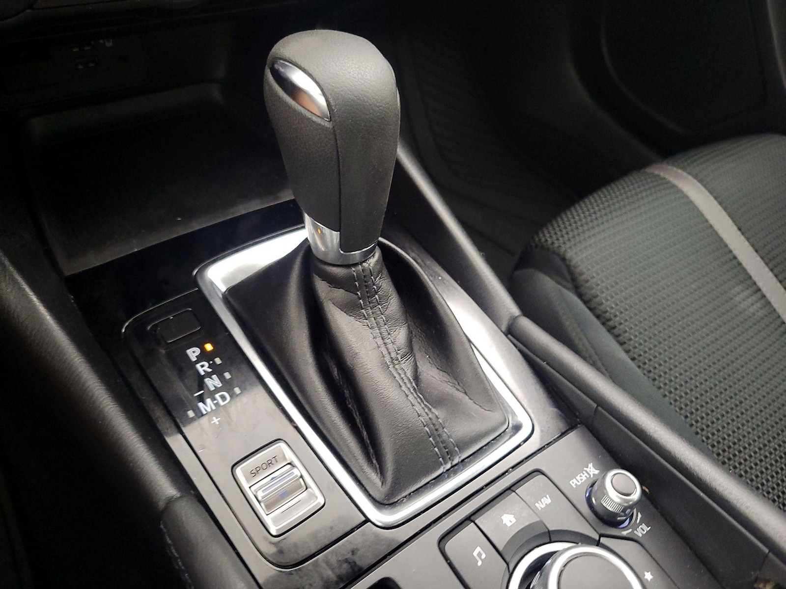 2017 Mazda Mazda3 Sport - Photo 18