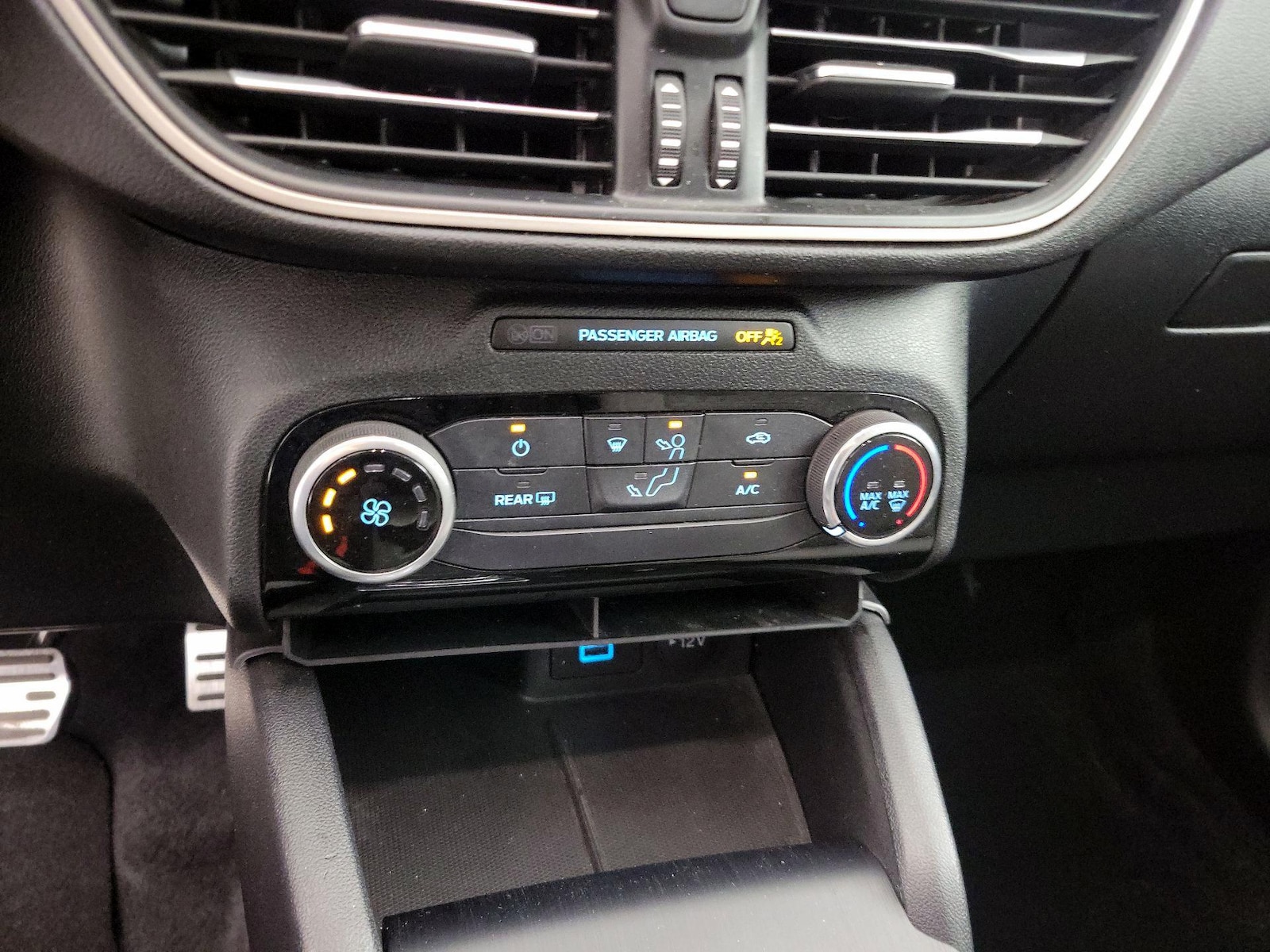 2022 Ford Escape SE - Photo 18