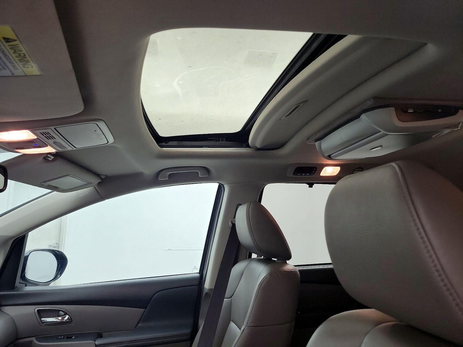 Sunroof(s) & Overhead Airbags