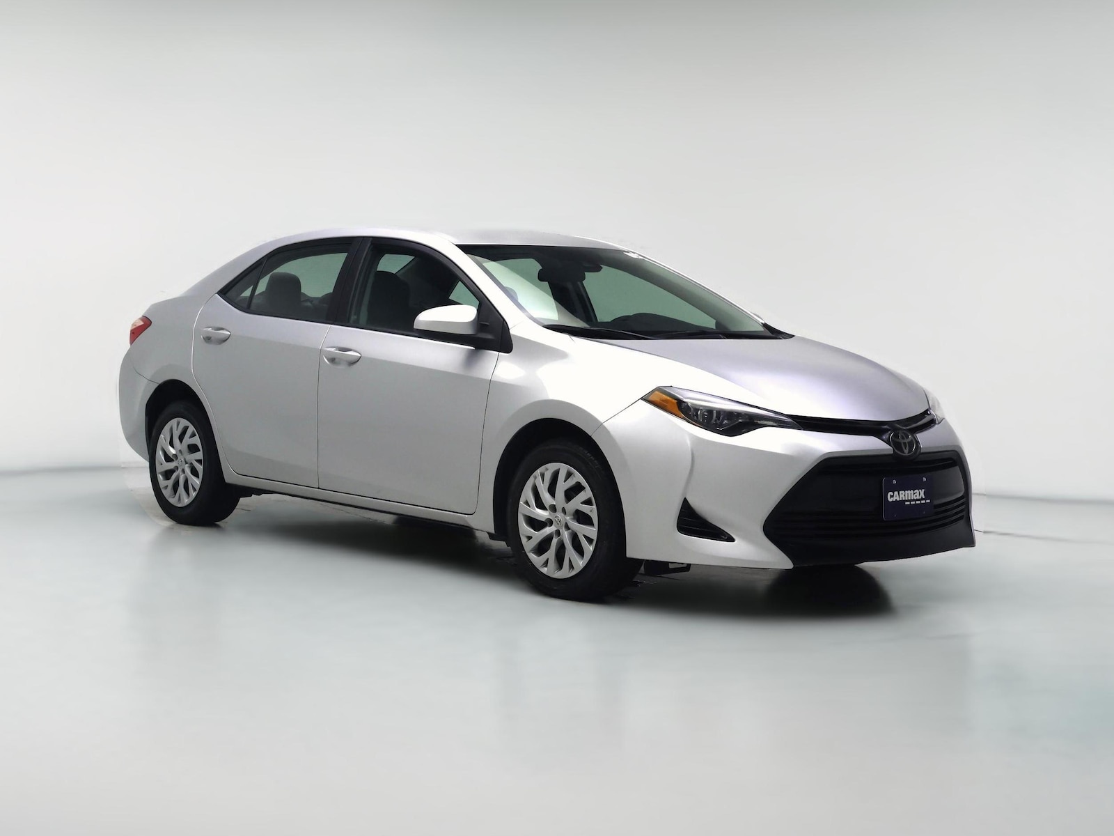 2018 Toyota Corolla LE - Photo 1