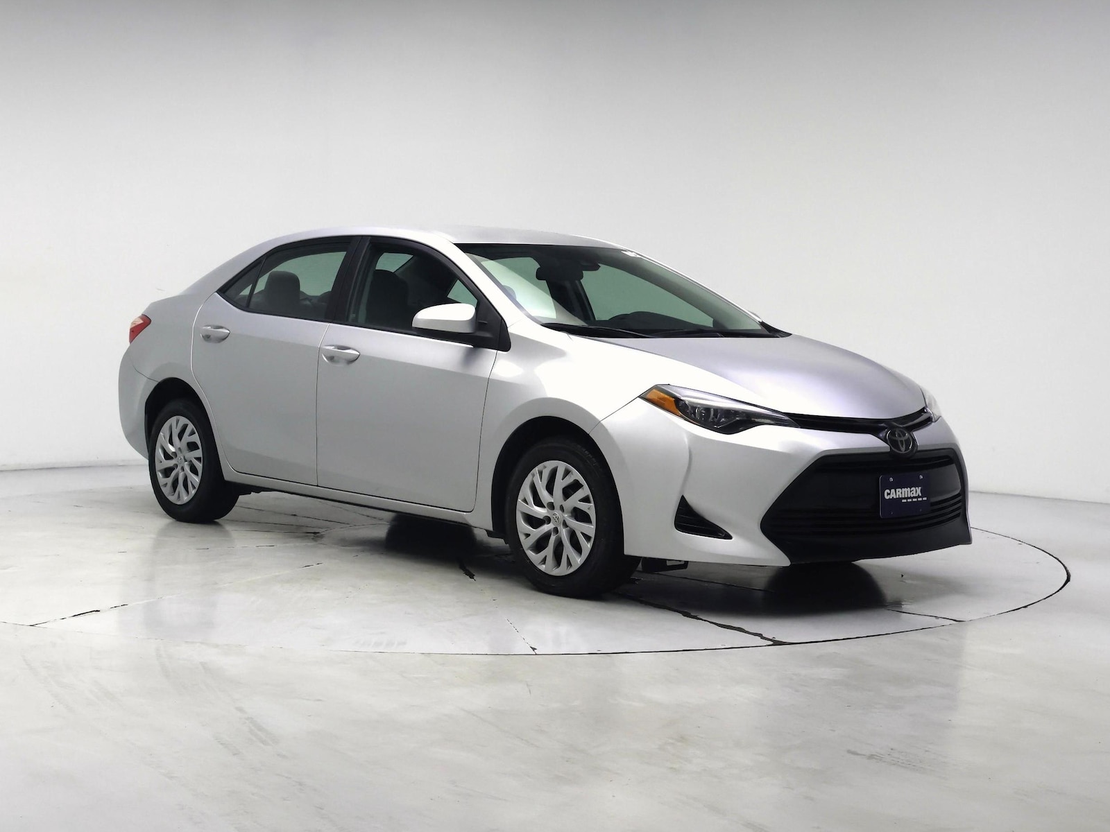 2018 Toyota Corolla LE - Photo 2