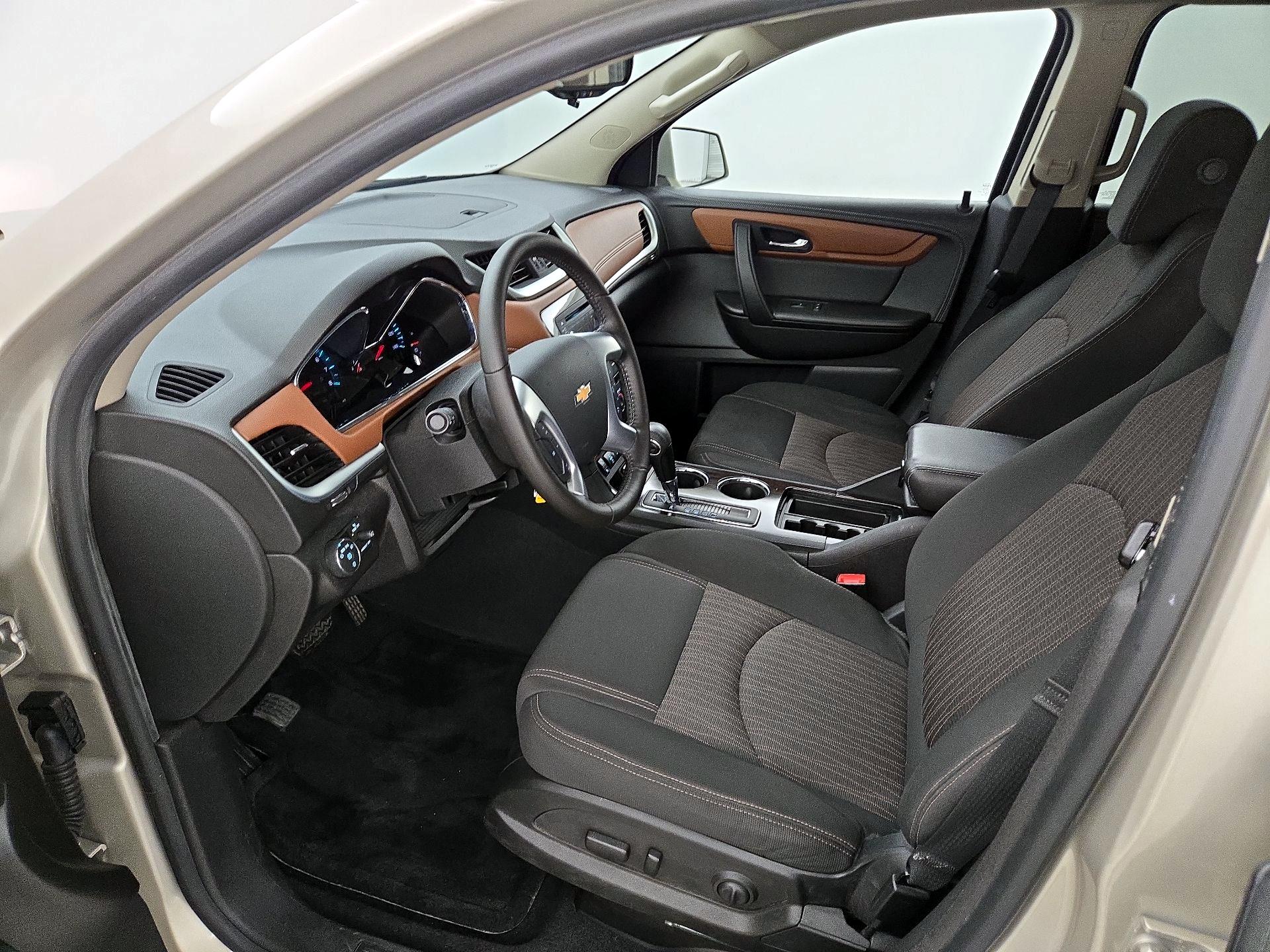 Thumbnail: 2016 Chevrolet Traverse - 11