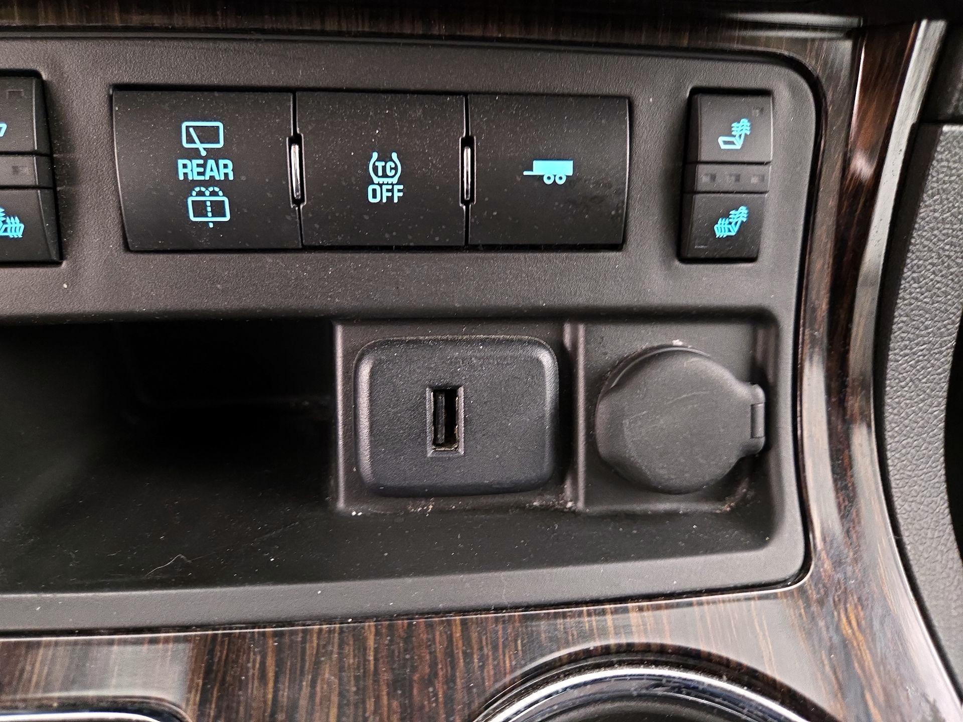 Thumbnail: 2016 Chevrolet Traverse - 18