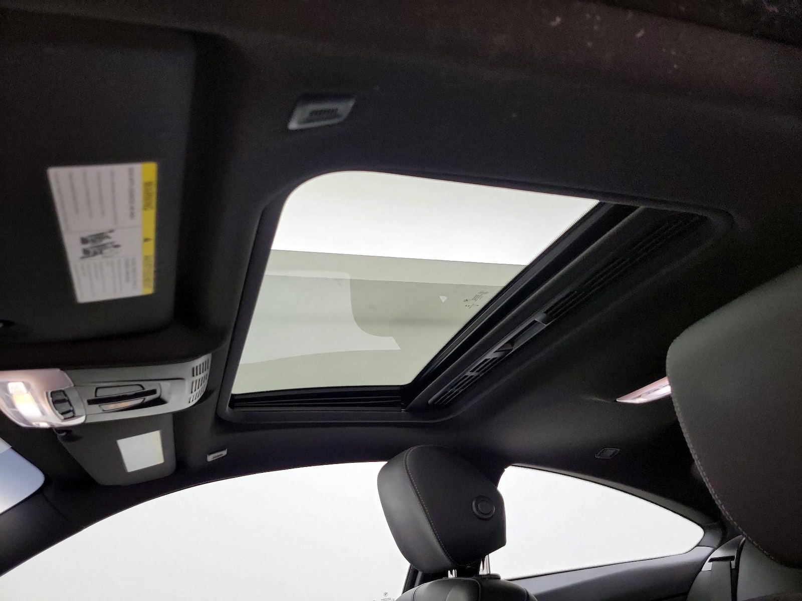 Sunroof(s) & Overhead Airbags