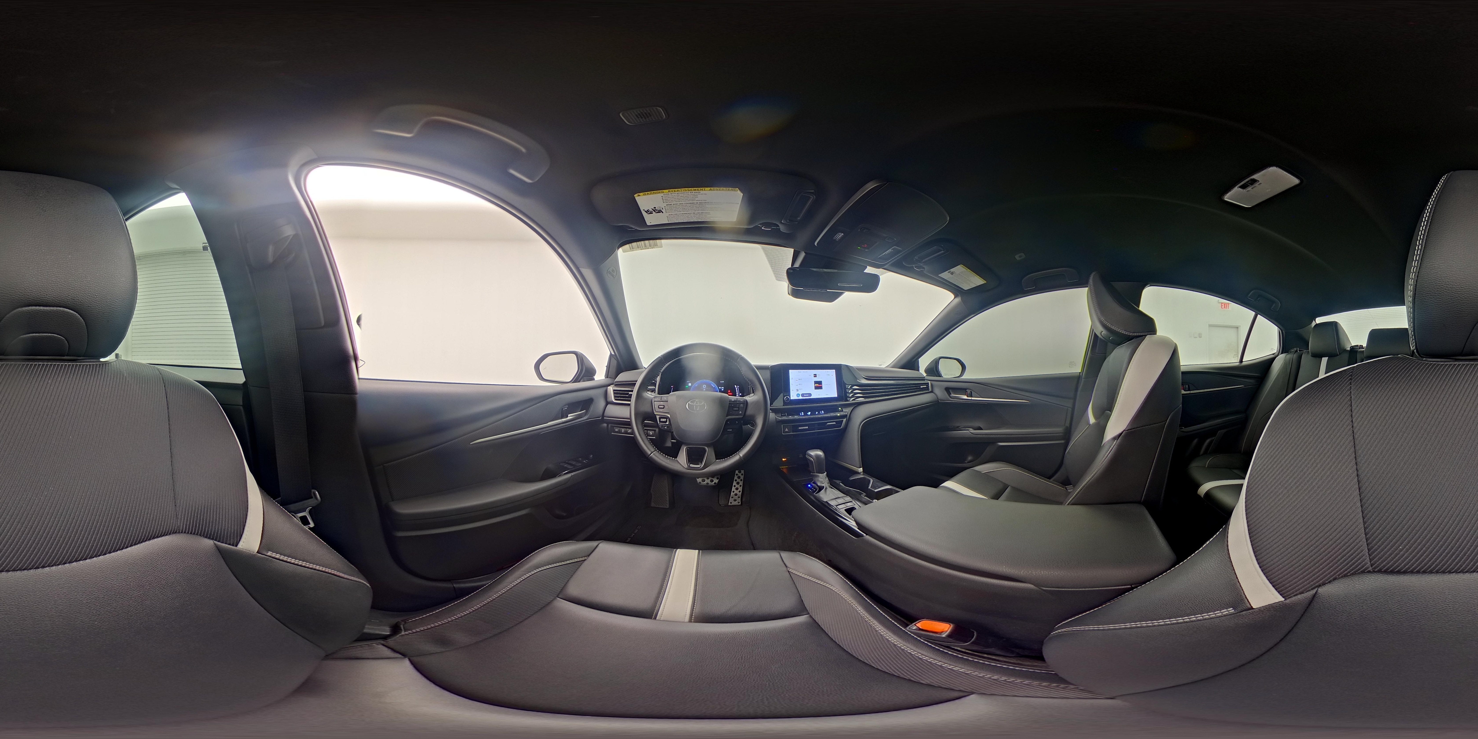 2025 Toyota Camry SE - Photo 27