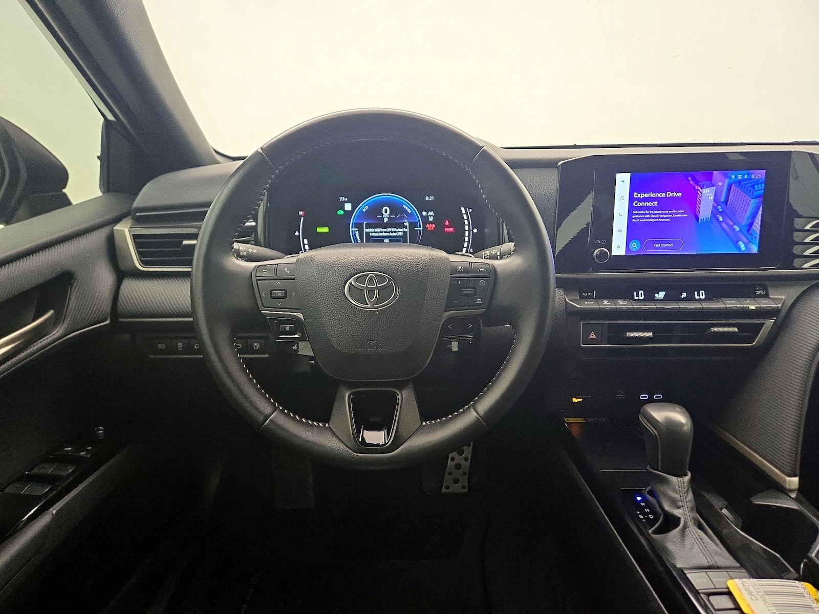 2025 Toyota Camry SE - Photo 11