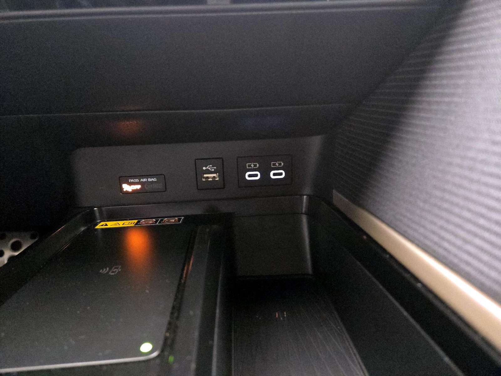 2025 Toyota Camry SE - Photo 20